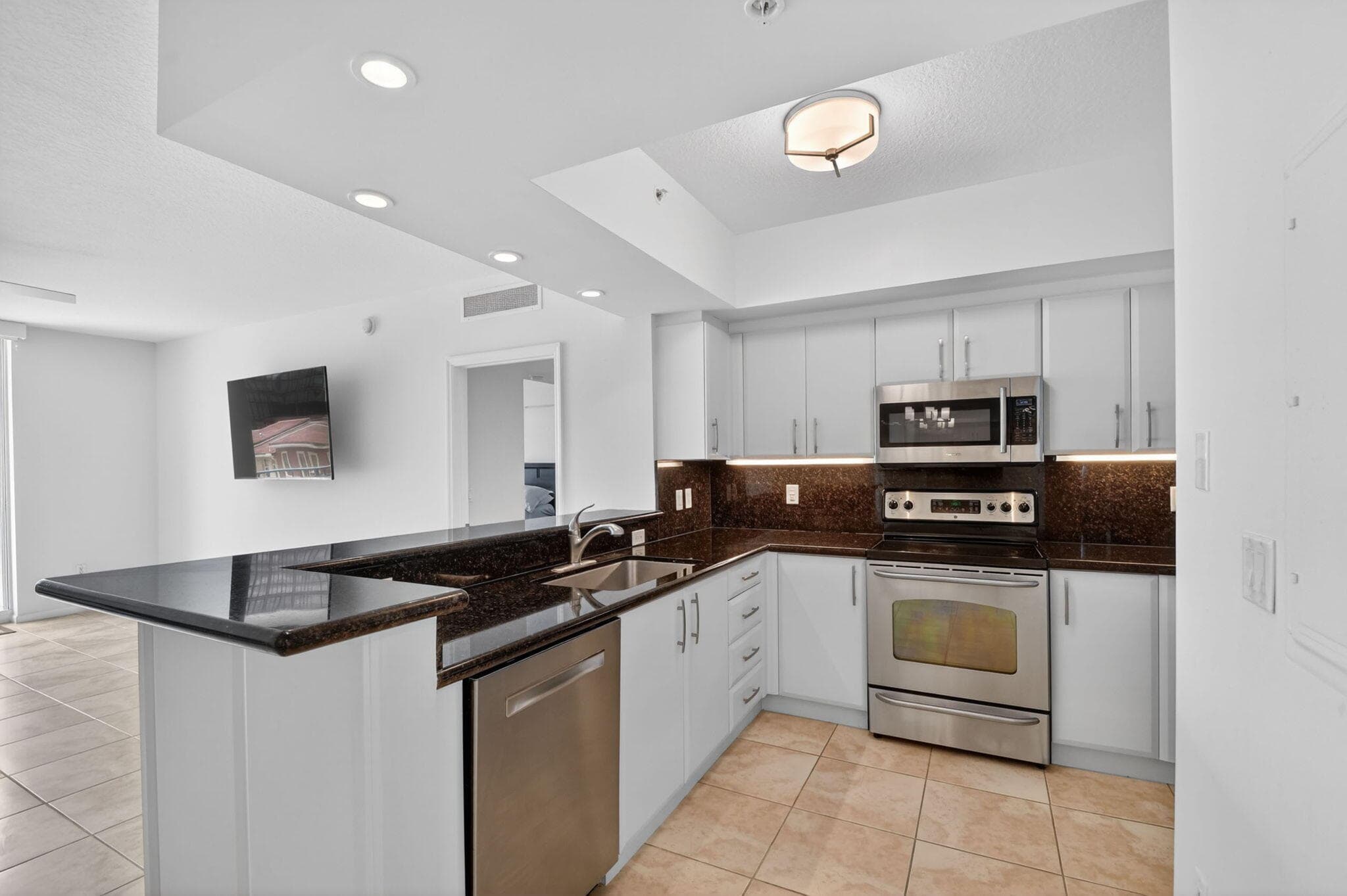 403 S Sapodilla Avenue 307, West Palm Beach, FL 33401 — photo 7 of 53