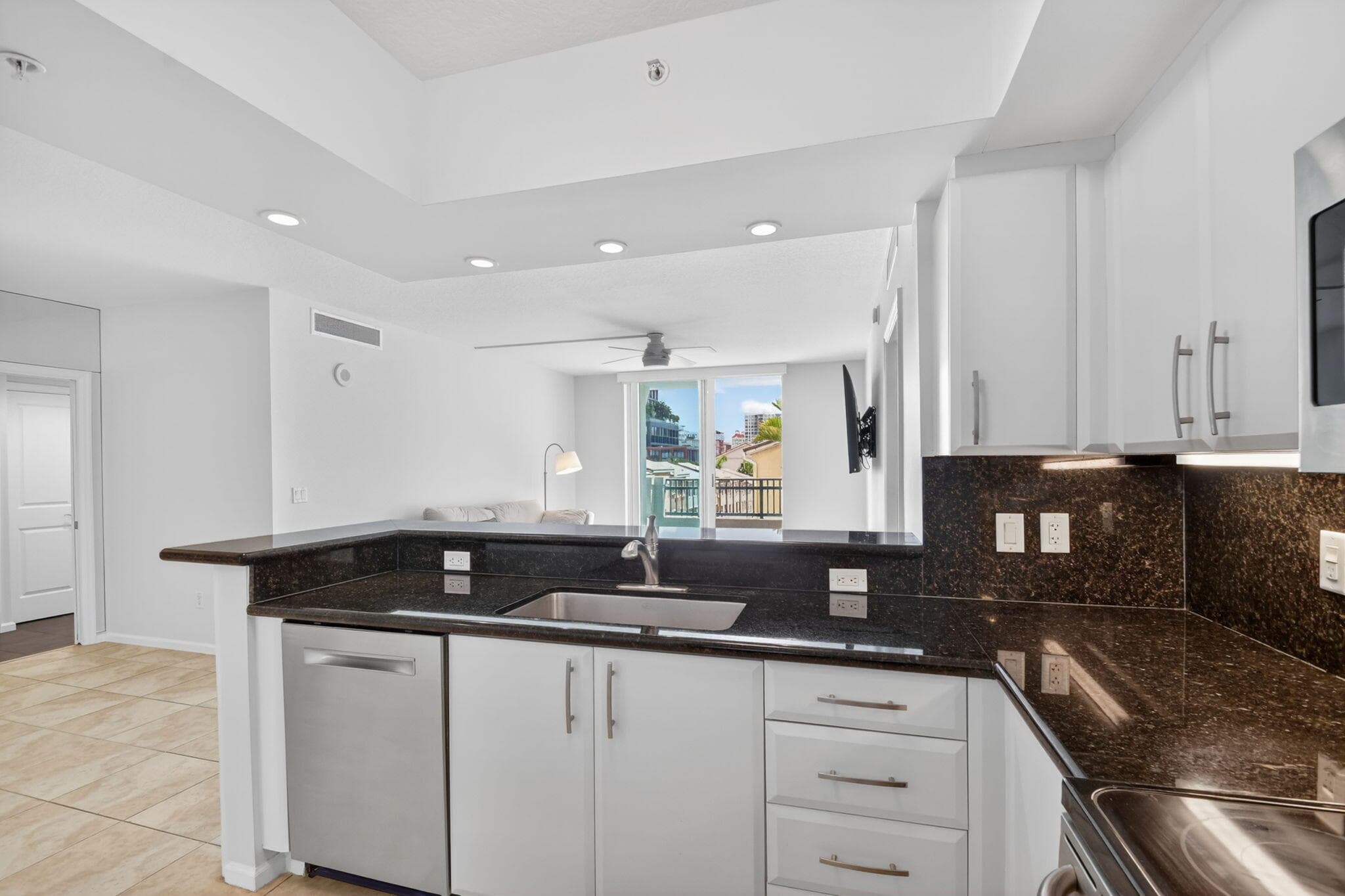 403 S Sapodilla Avenue 307, West Palm Beach, FL 33401 — photo 10 of 53