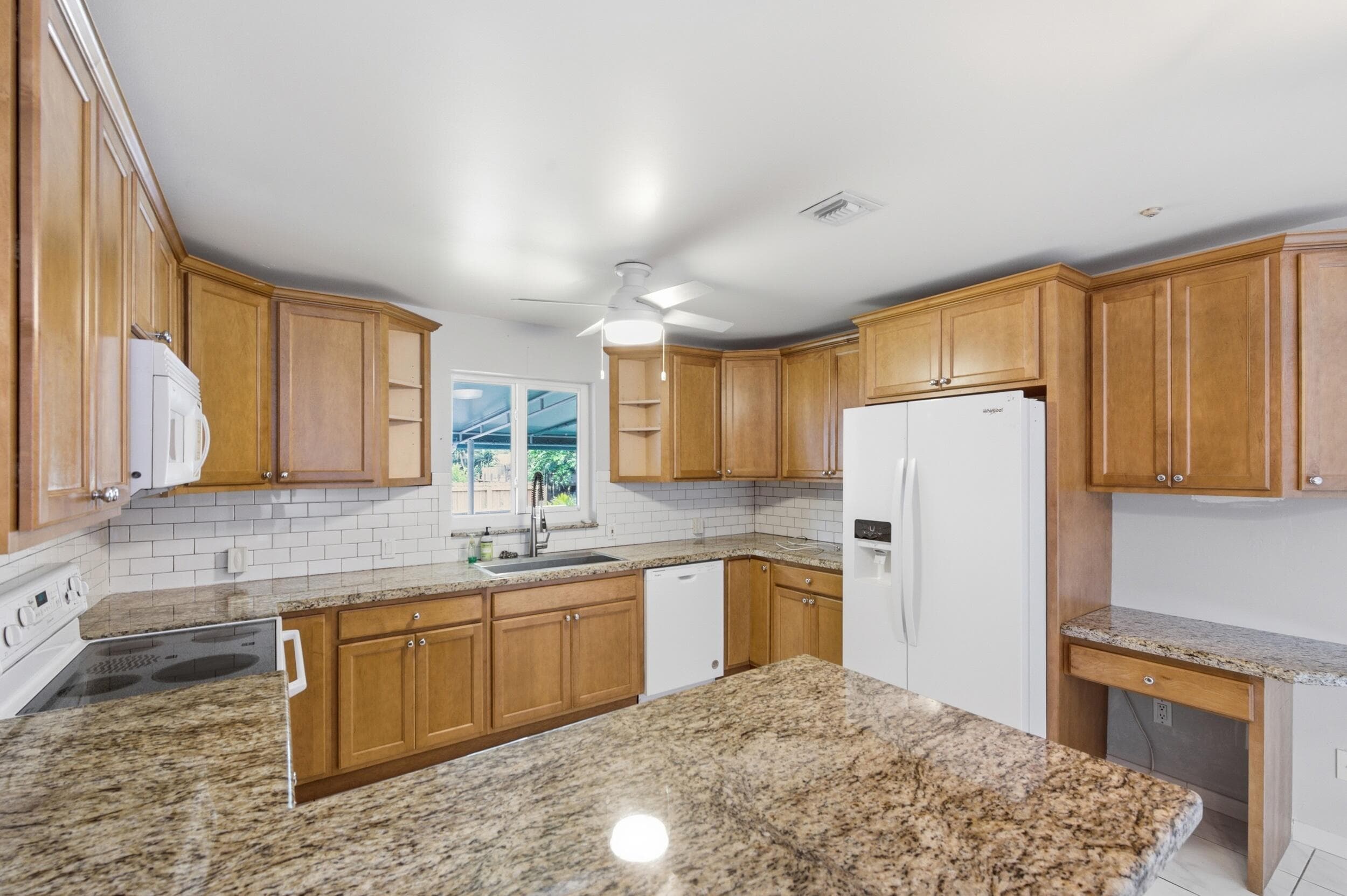 2816 SW 17th Street, Fort Lauderdale, FL 33312 — photo 11 of 36