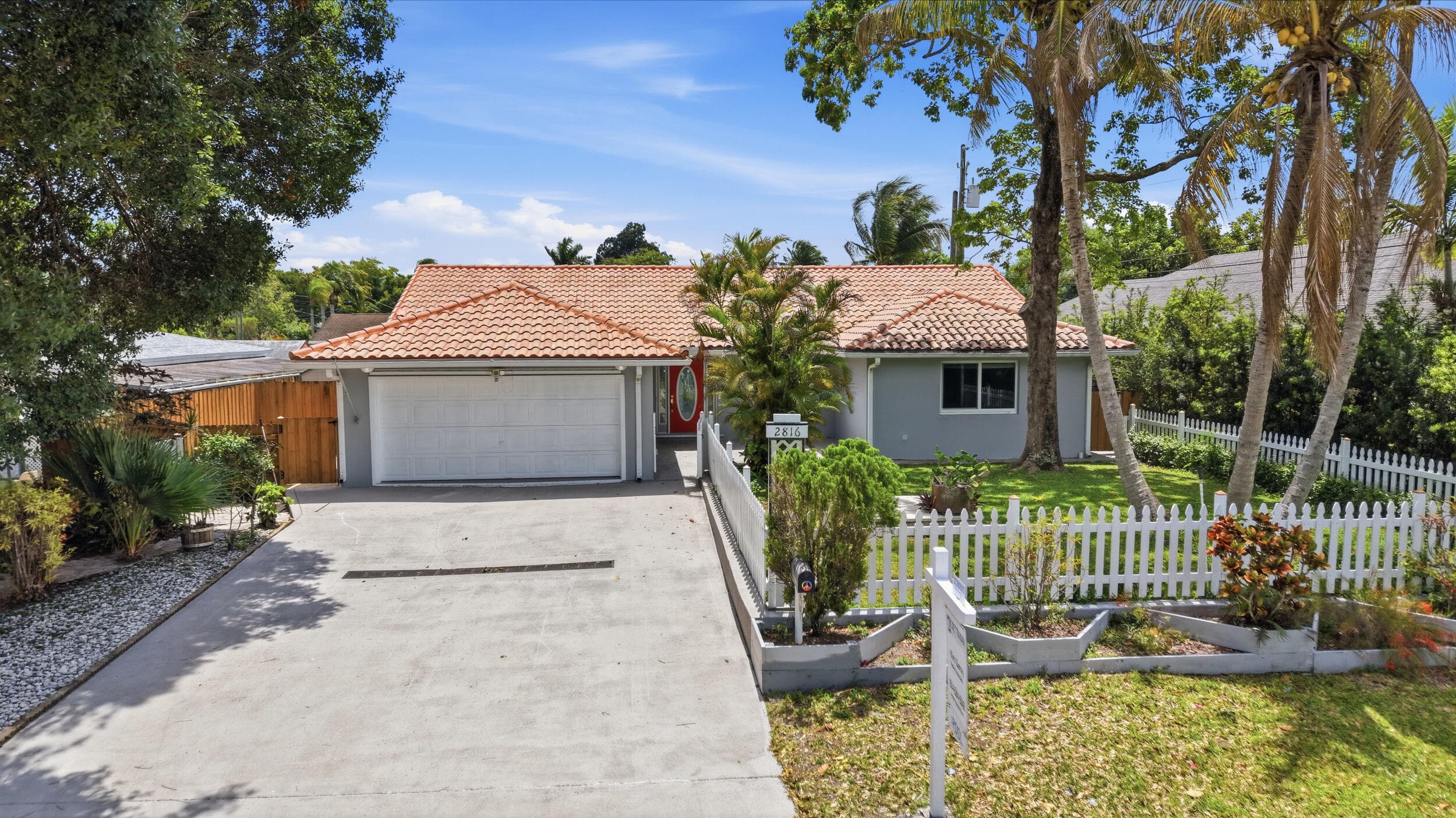 2816 SW 17th Street, Fort Lauderdale, FL 33312 — photo 1 of 36