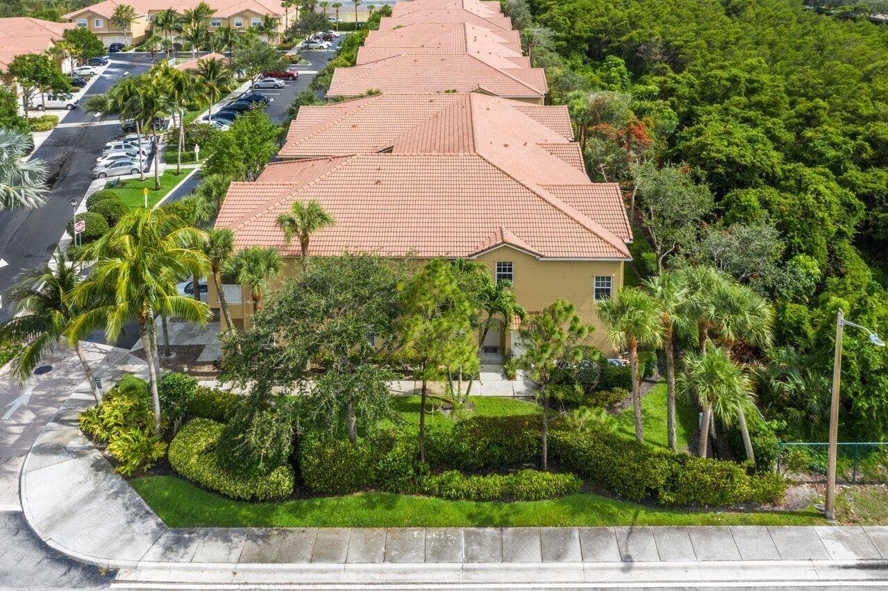 152 Village Boulevard H, Tequesta, FL 33469 — photo 27 of 32