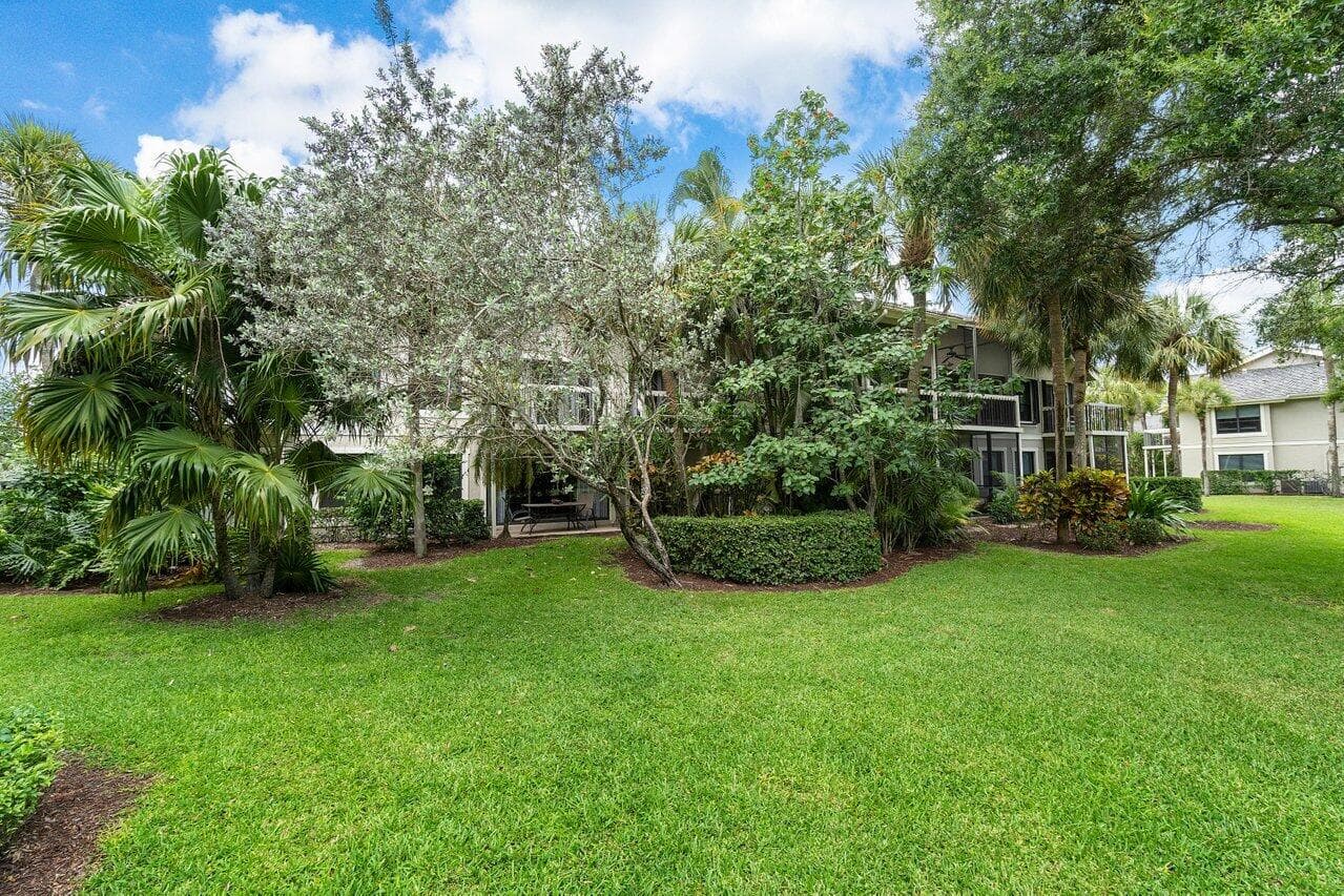 11863 Wimbledon Circle 407, Wellington, FL 33414 — photo 19 of 39