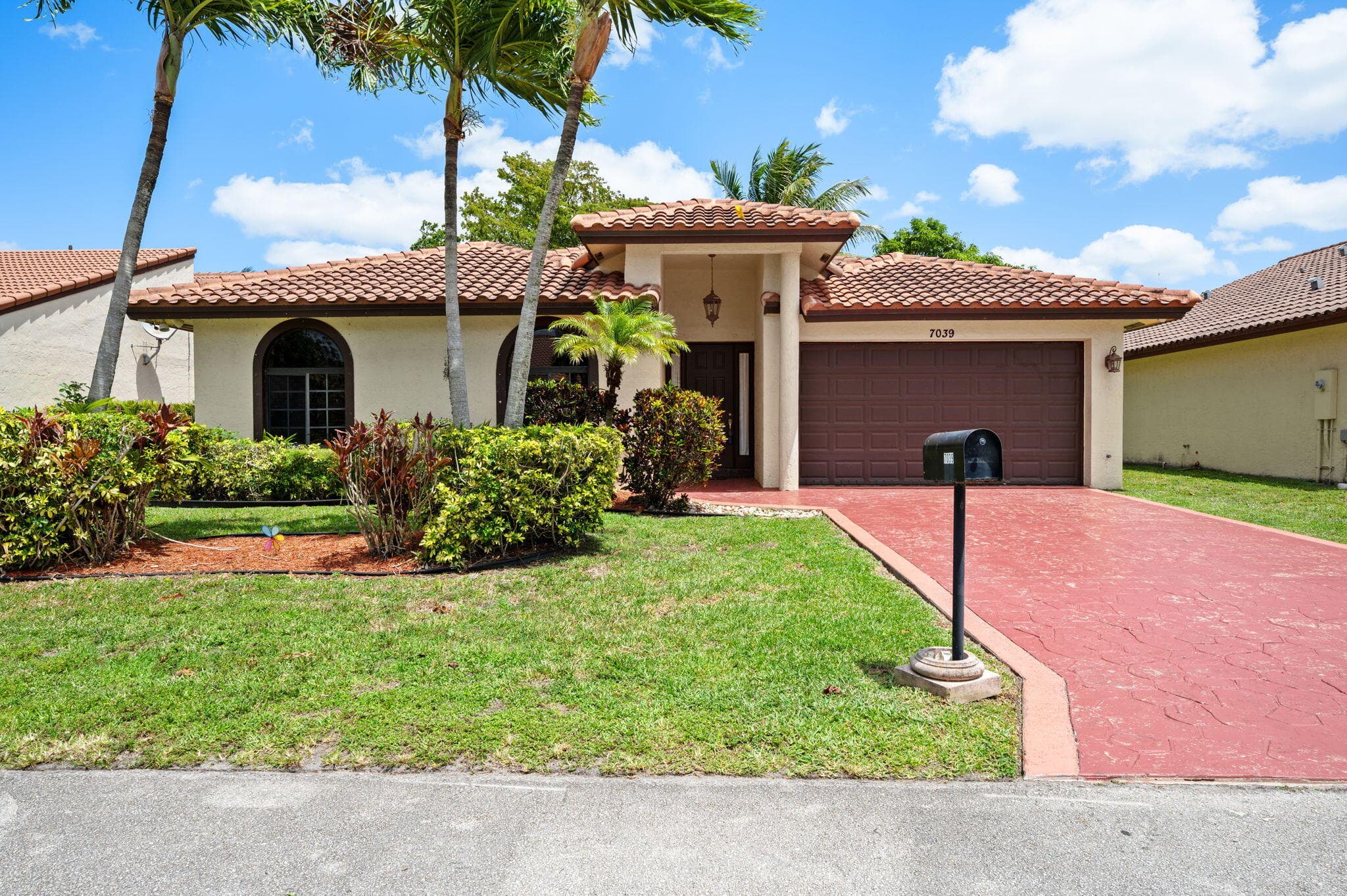 7039 Golf Pointe Circle, Tamarac, FL 33321 — photo 3 of 34