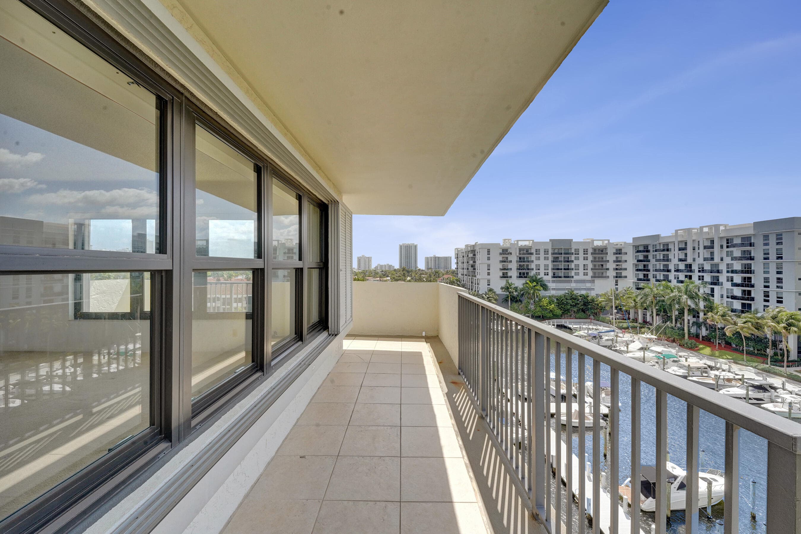 3200 Port Royale Drive N 701, Fort Lauderdale, FL 33308 — photo 4 of 43