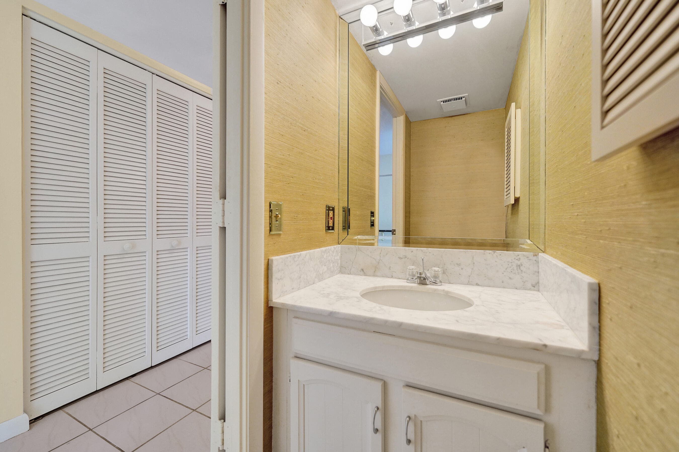 3200 Port Royale Drive N 701, Fort Lauderdale, FL 33308 — photo 17 of 43