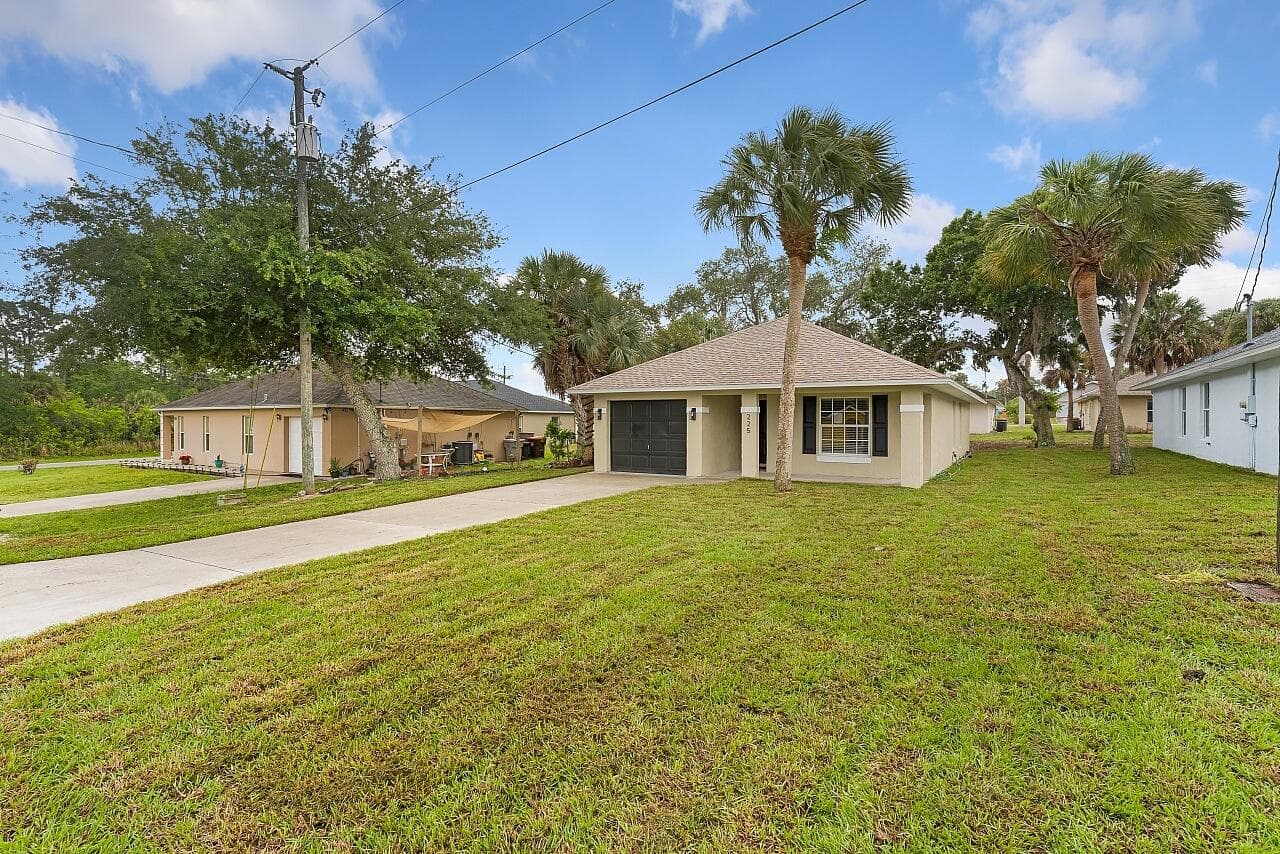 225 12th Street SW, Vero Beach, FL 32962 — photo 13 of 30