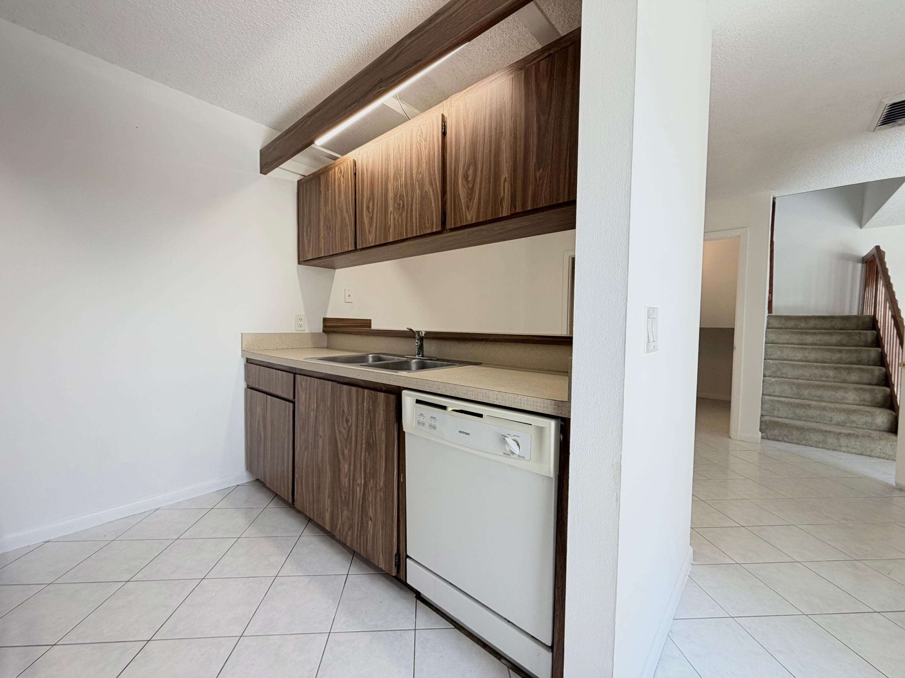 5512 55th Way, West Palm Beach, FL 33409 — photo 3 of 28