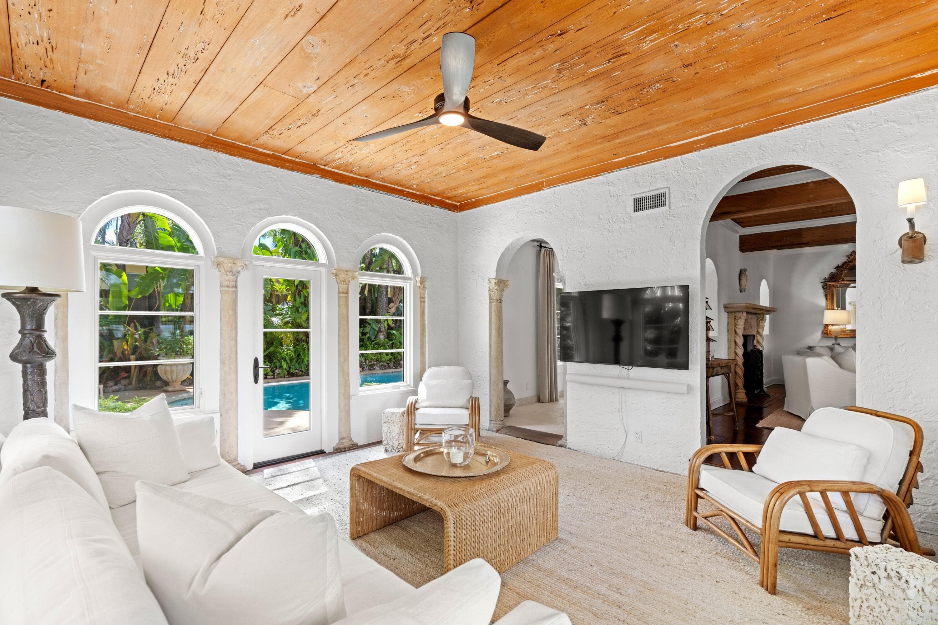 746 Upland Road, West Palm Beach, FL 33401 — photo 5 of 43