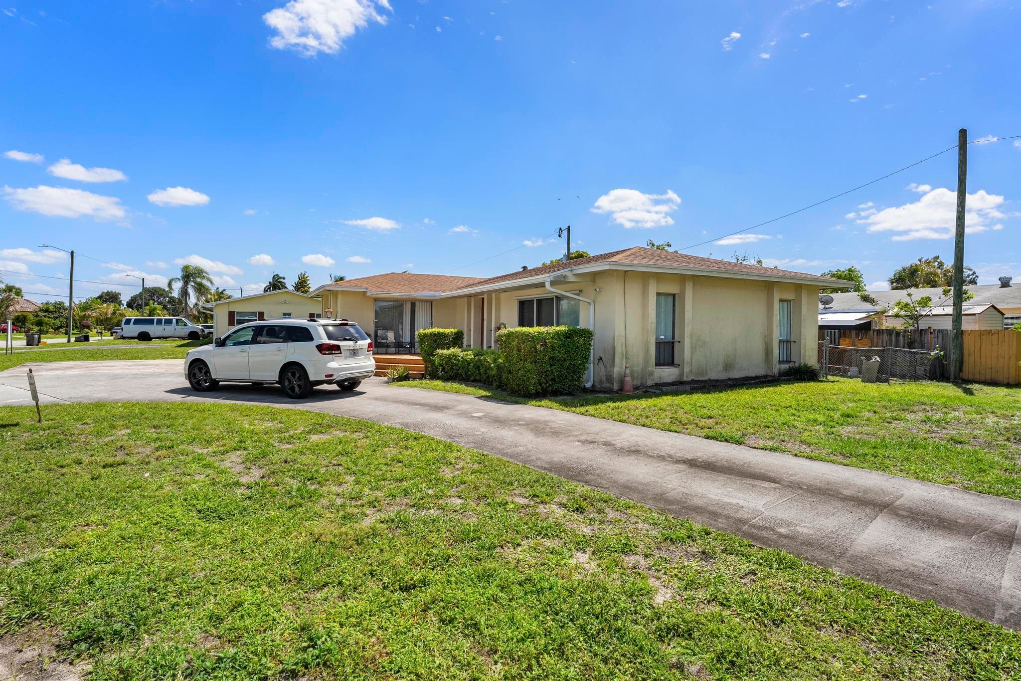 1675 E Breezy Lane, West Palm Beach, FL 33417 — photo 4 of 56