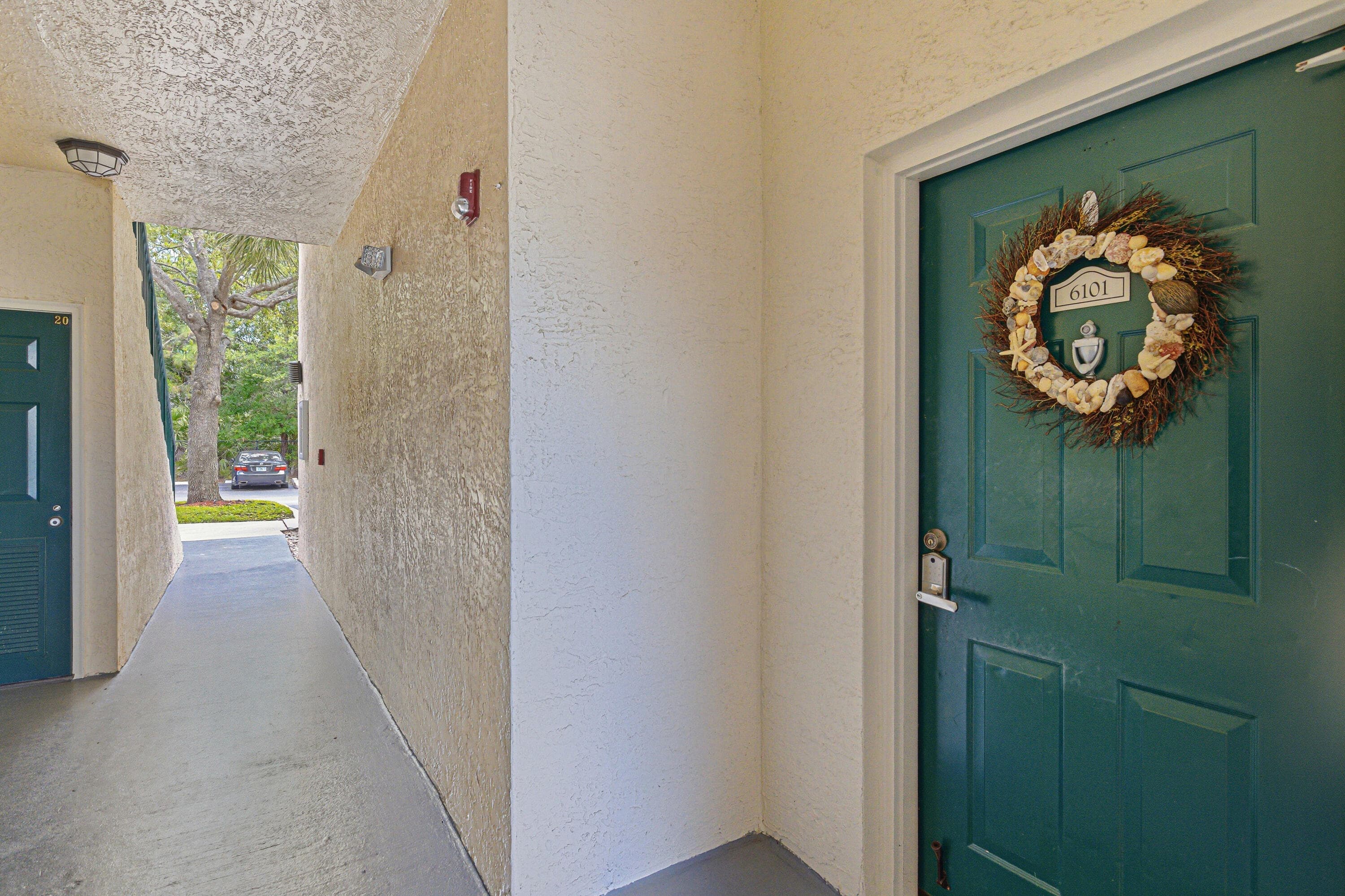 6101 Myrtlewood Circle W, Palm Beach Gardens, FL 33418 — photo 7 of 34