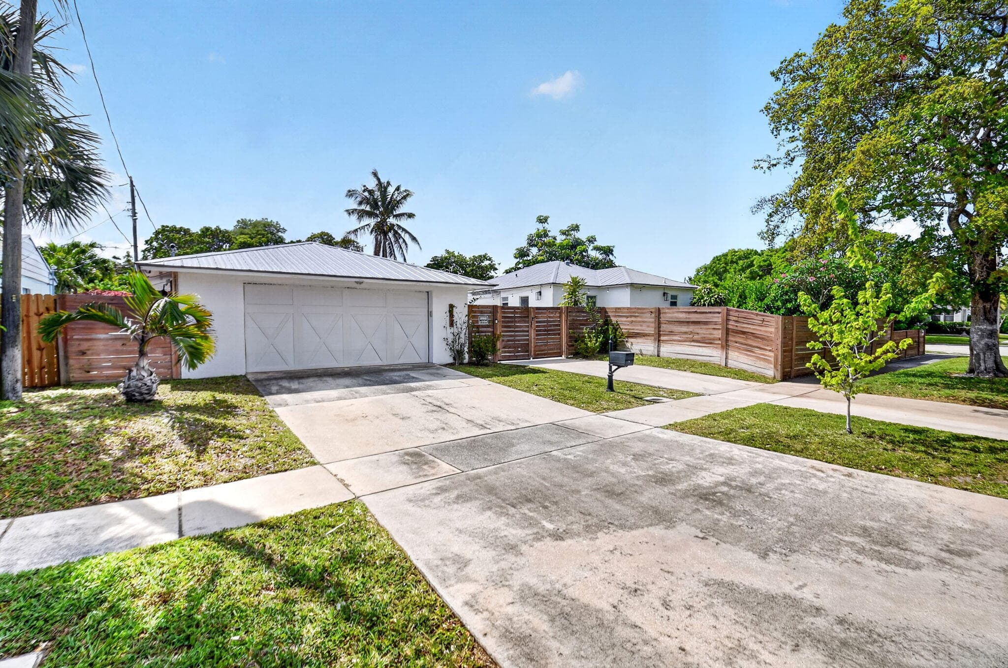 702 Forest Hill Boulevard, West Palm Beach, FL 33405 — photo 1 of 34