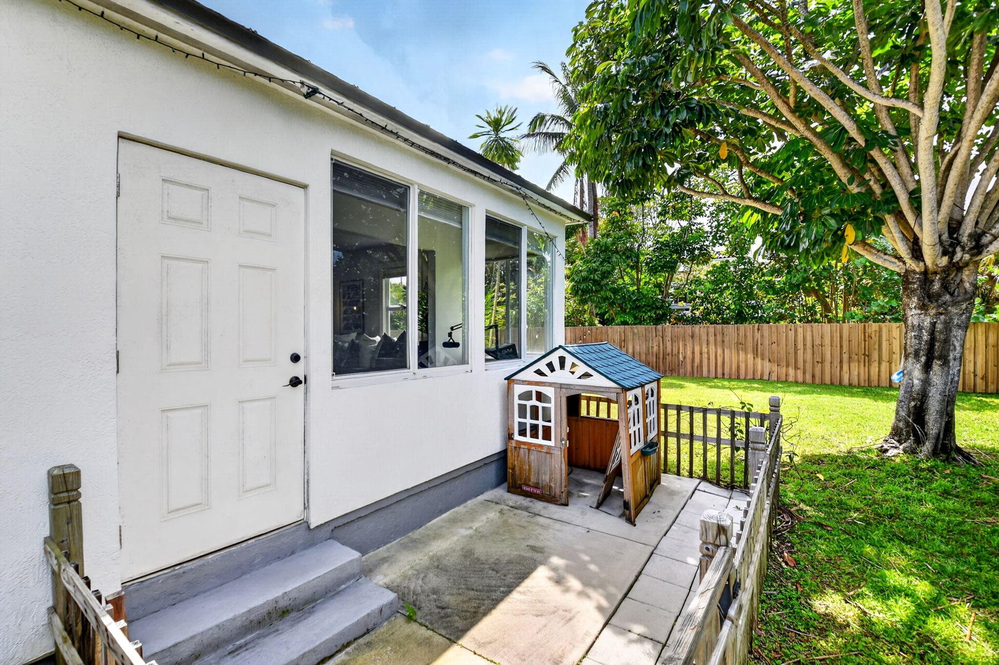 702 Forest Hill Boulevard, West Palm Beach, FL 33405 — photo 18 of 34