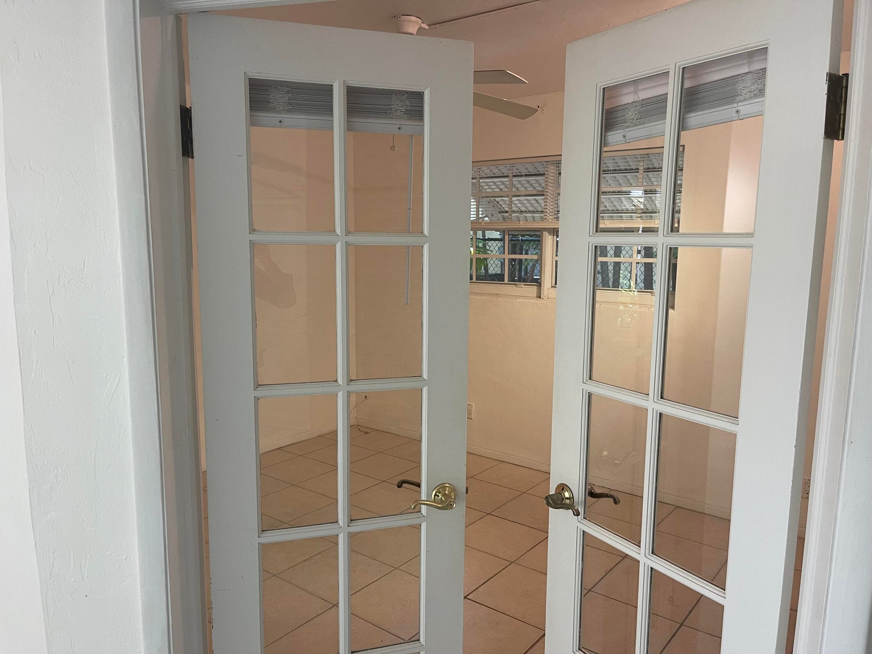 1525 SE 15th Street NE 2, Fort Lauderdale, FL 33316 — photo 11 of 17