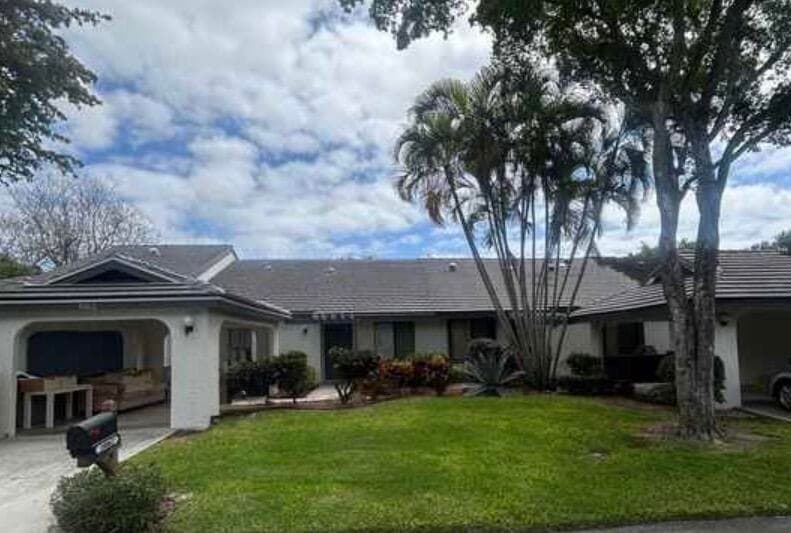 10062 Hickorywood Place, Boynton Beach, FL 33437 — photo 1 of 60