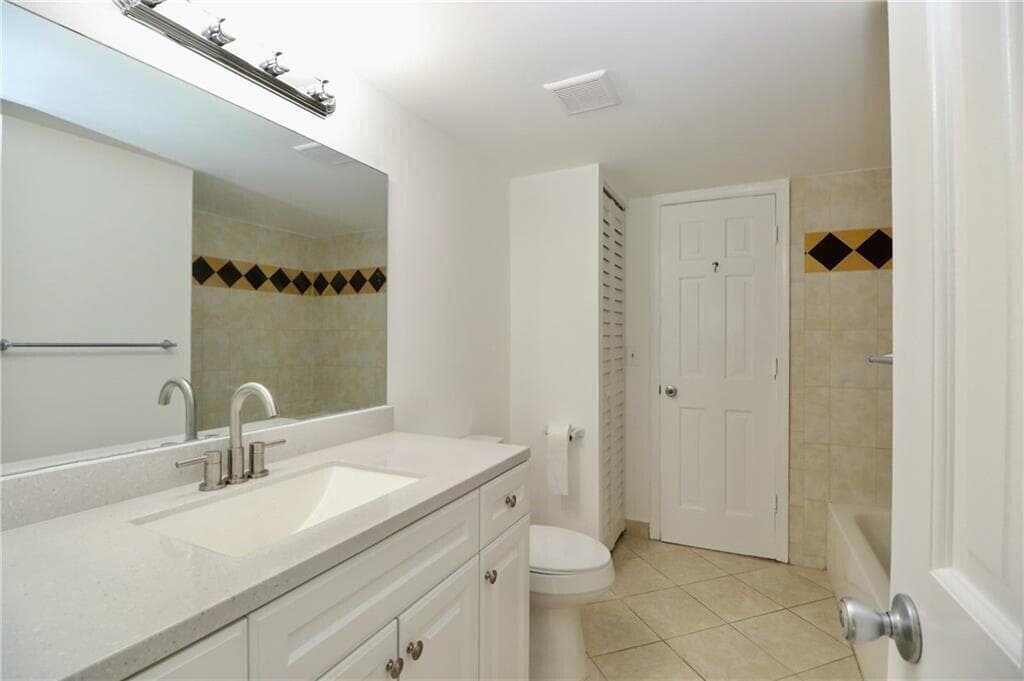9915 Sandalfoot Boulevard 408, Boca Raton, FL 33428 — photo 14 of 19
