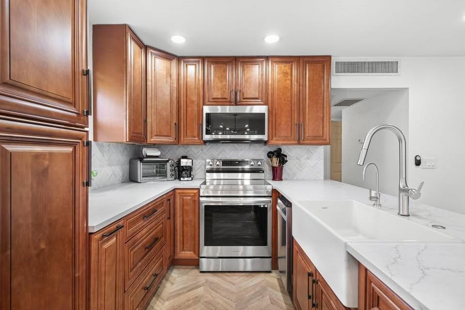156 Seville, Delray Beach, FL 33446 — photo 1 of 19