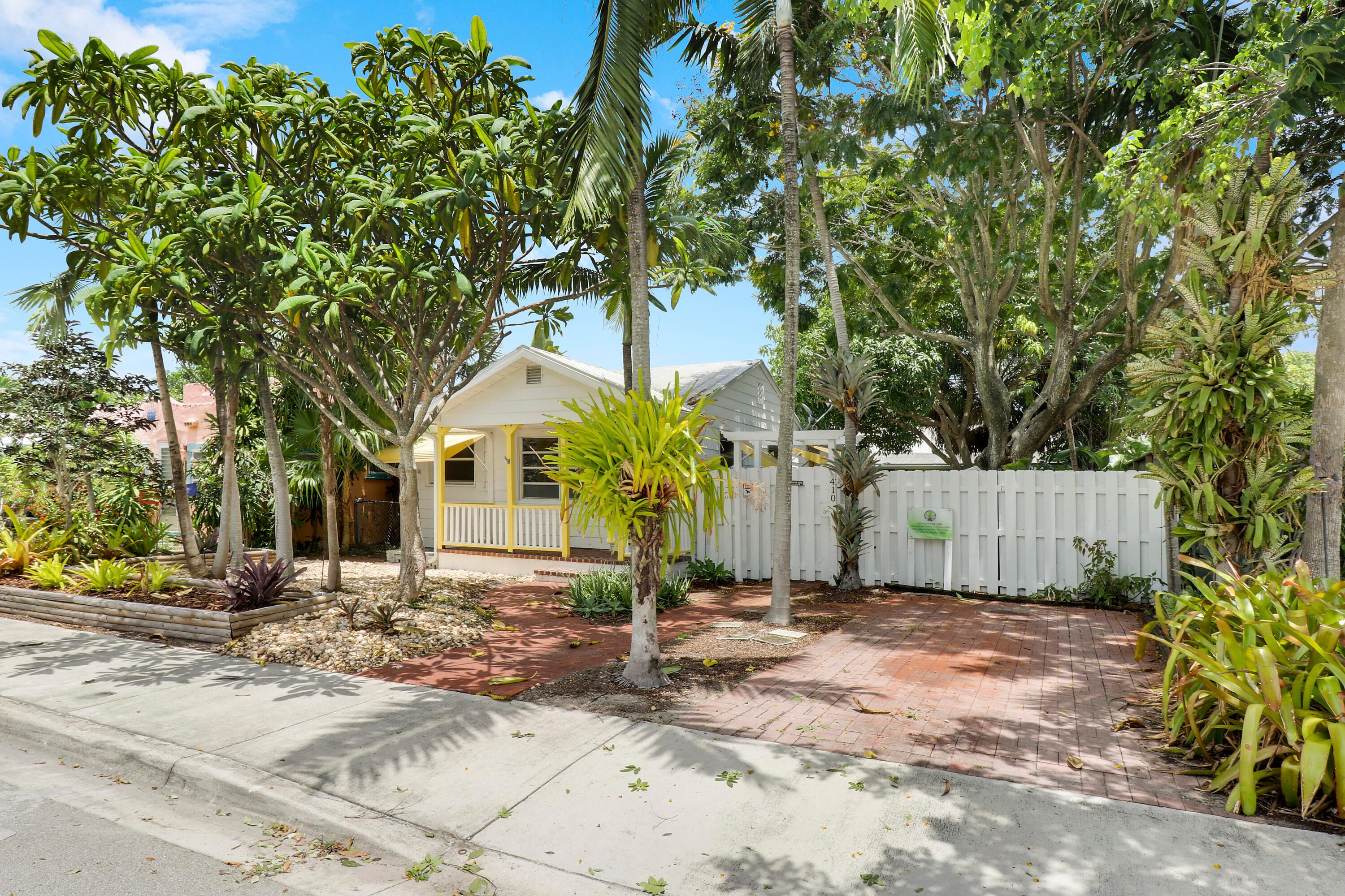 412 N K Street, Lake Worth Beach, FL 33460 — photo 4 of 20