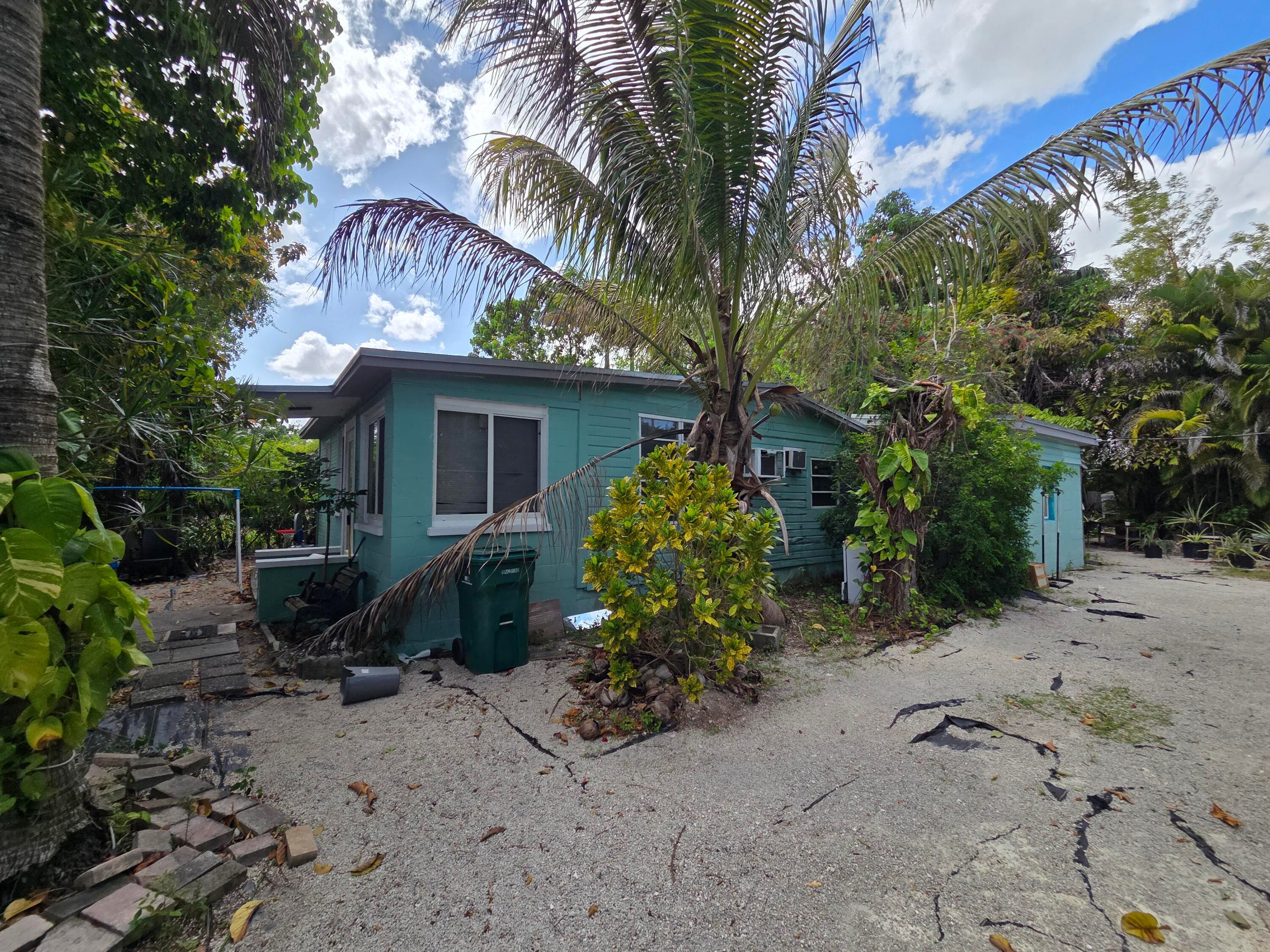 238 SW 1st Street, Florida City, FL 33034 — photo 3 of 11