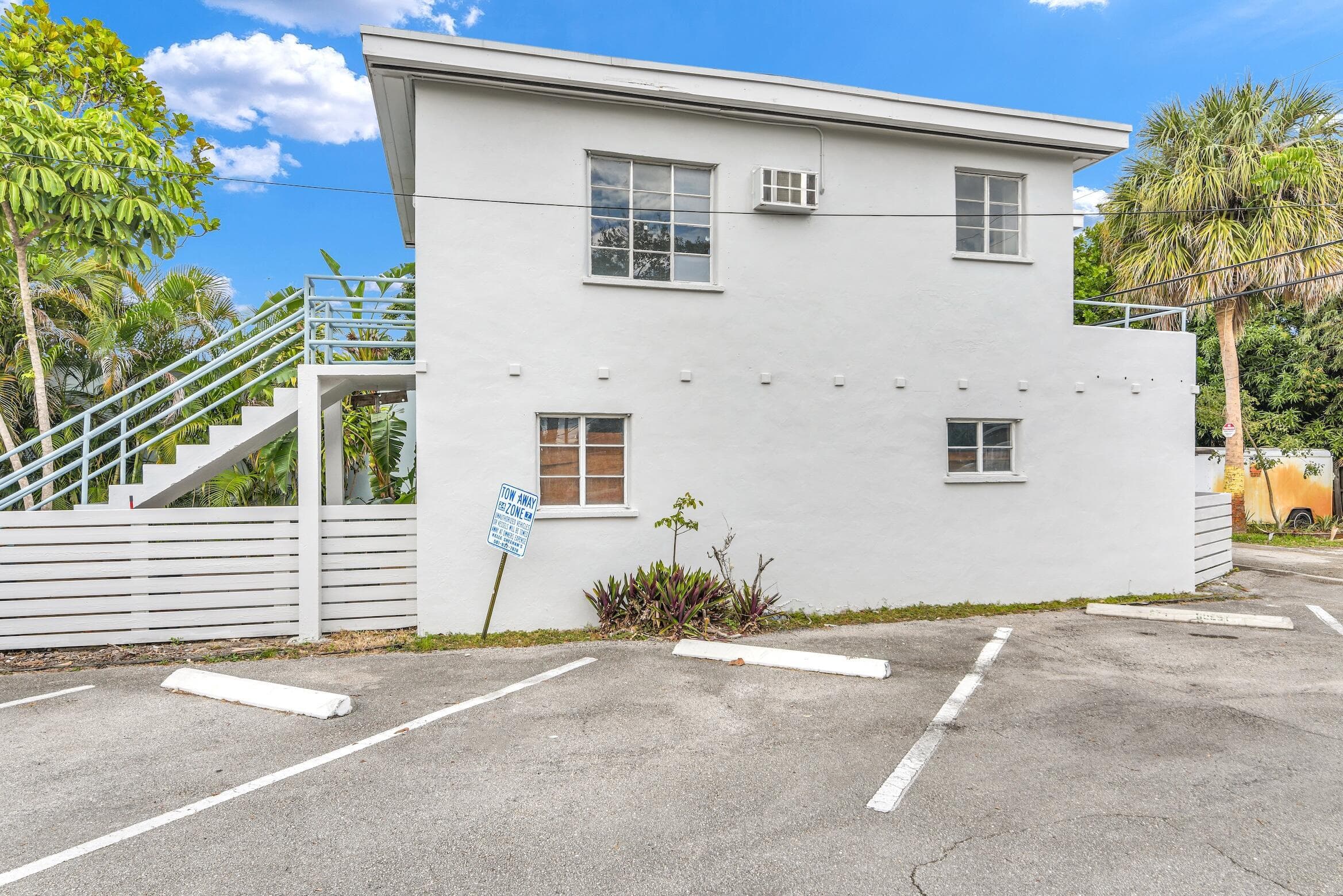 820 N Dixie Highway 4, Lake Worth Beach, FL 33460 — photo 2 of 29