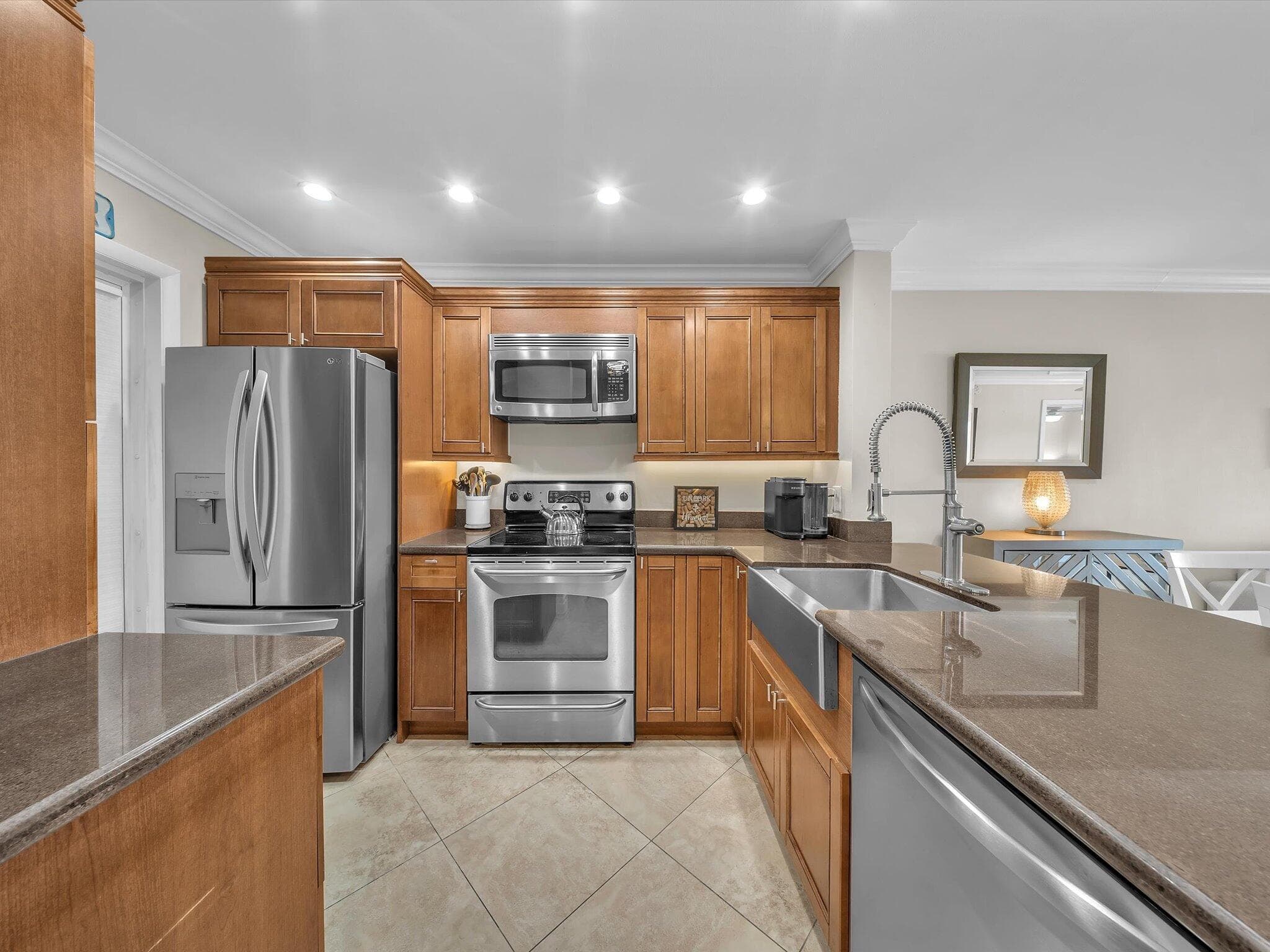 1461 S Ocean Boulevard 218, Lauderdale-By-The-Sea, FL 33062 — photo