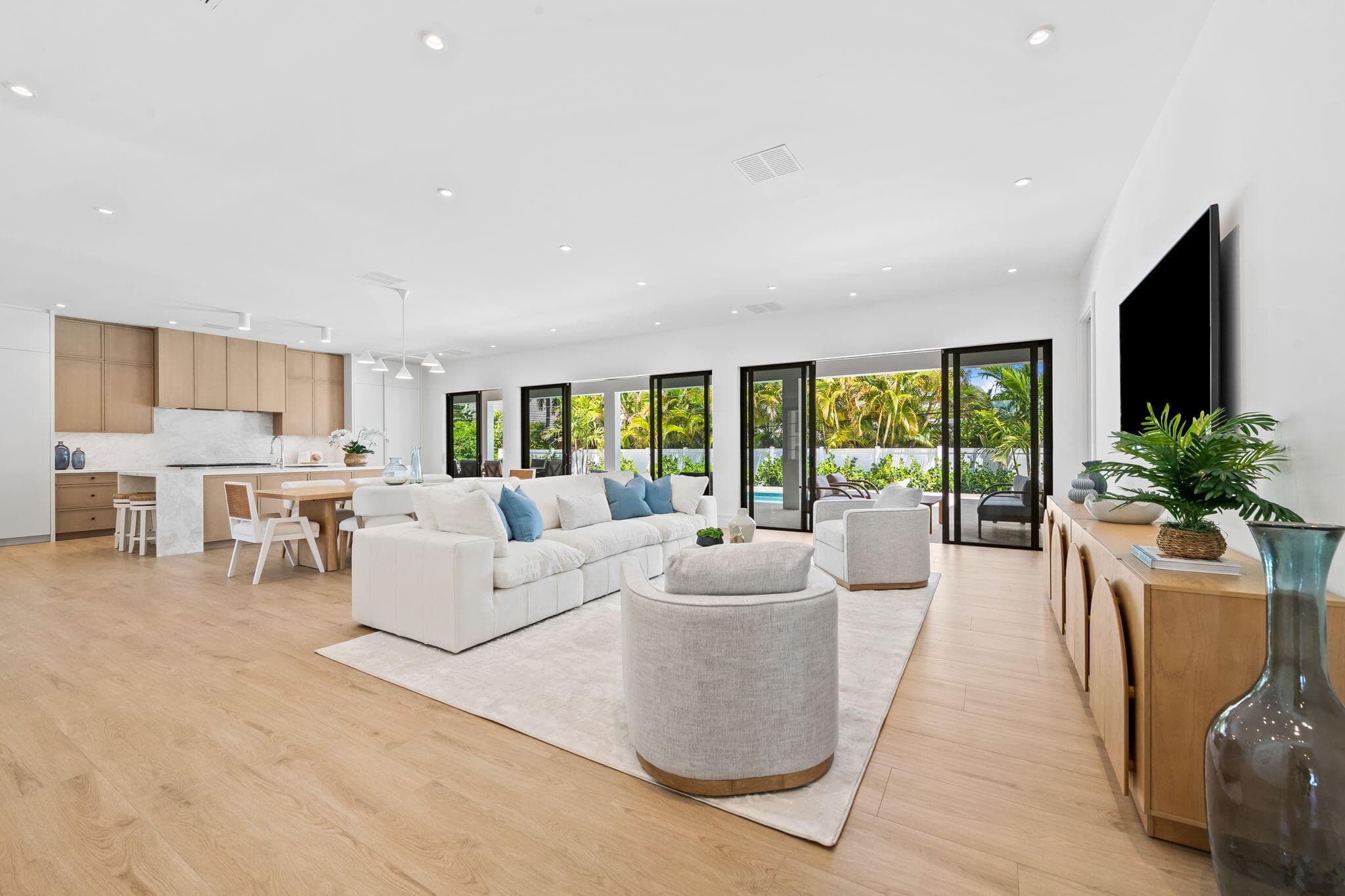 2725 NE 28th Street, Fort Lauderdale, FL 33306 — photo 15 of 40