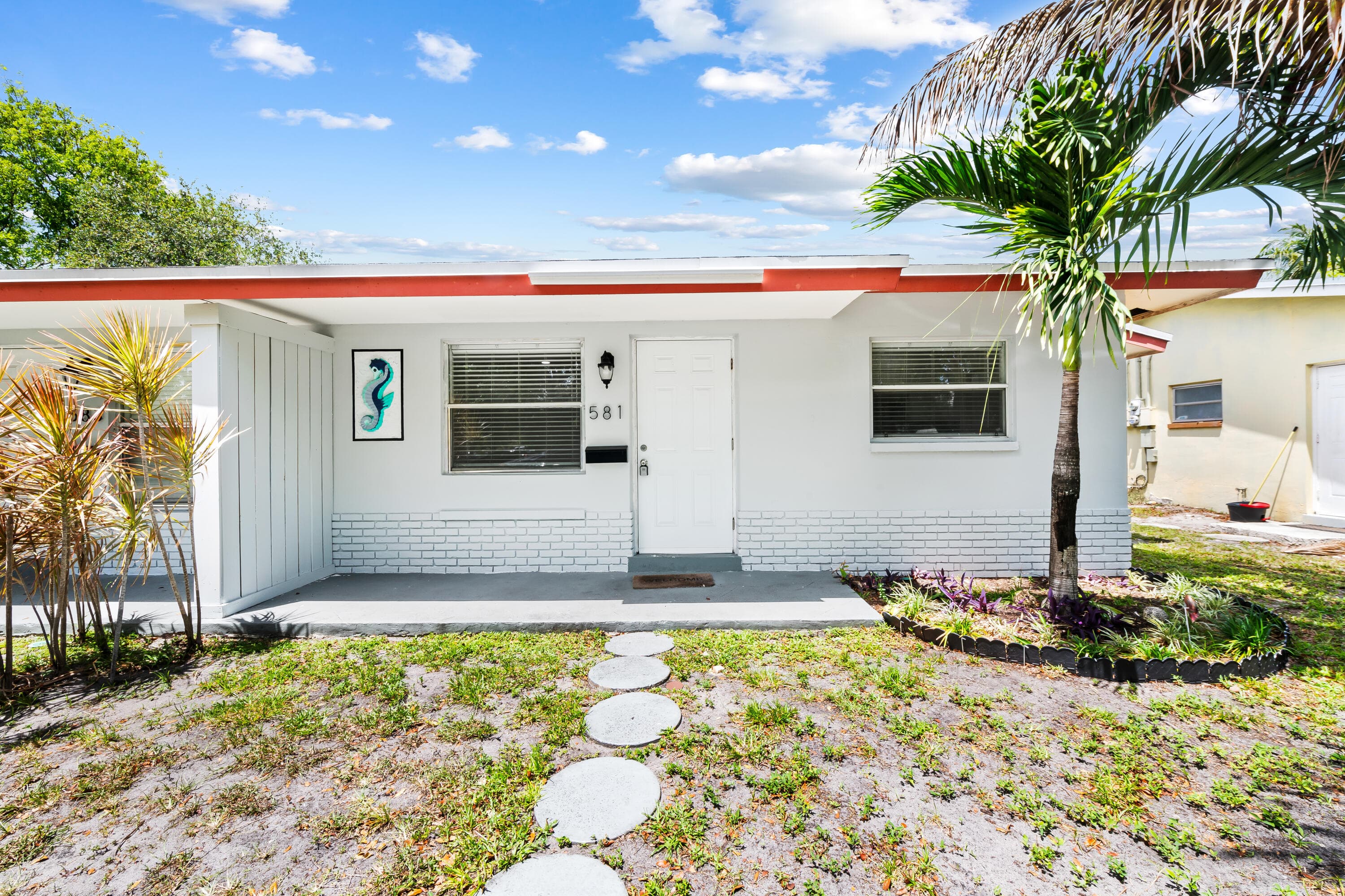 581 NW 17th Place, Fort Lauderdale, FL 33311 — photo 1 of 15
