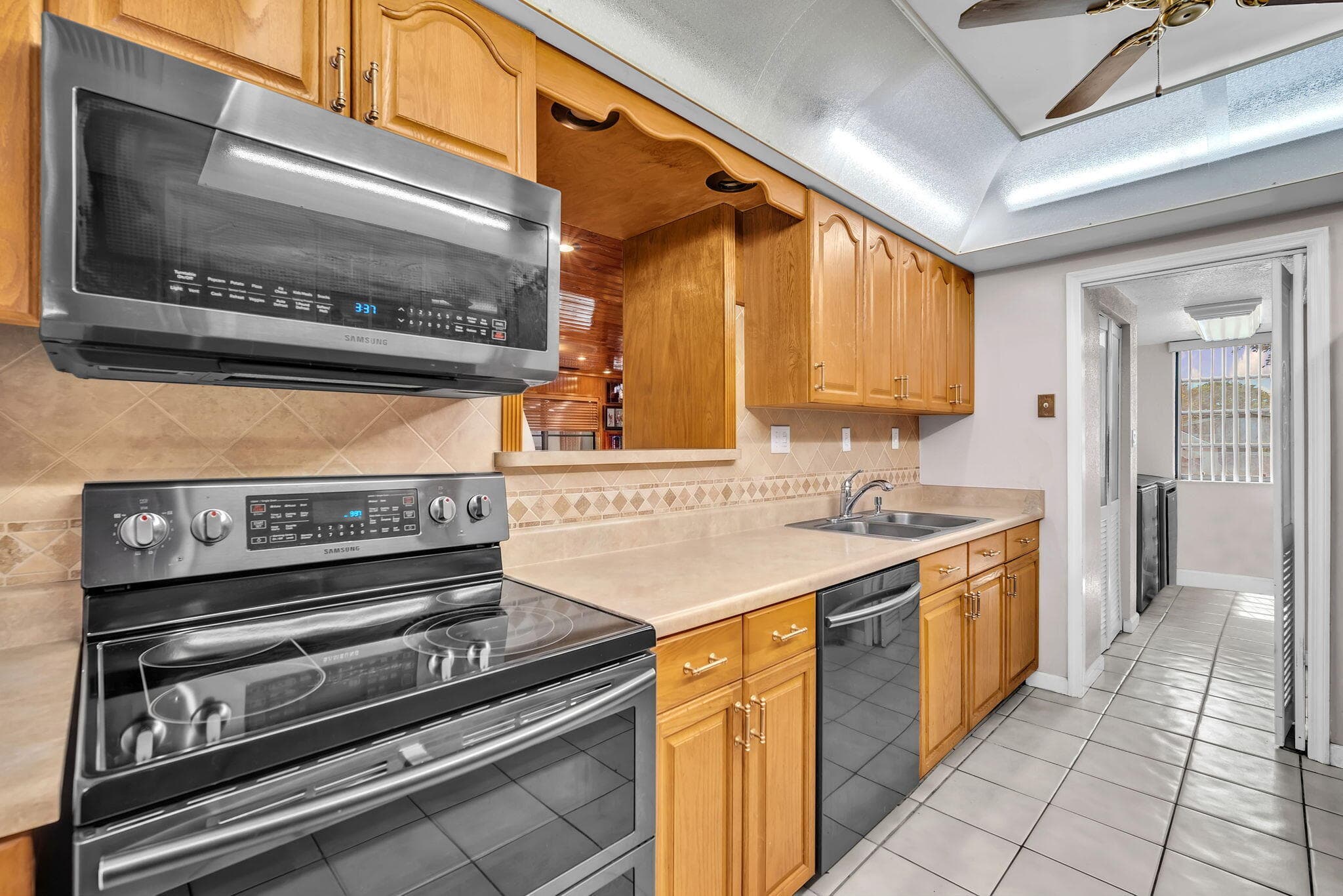 13930 SW 36th Court, Davie, FL 33330 — photo 8 of 36