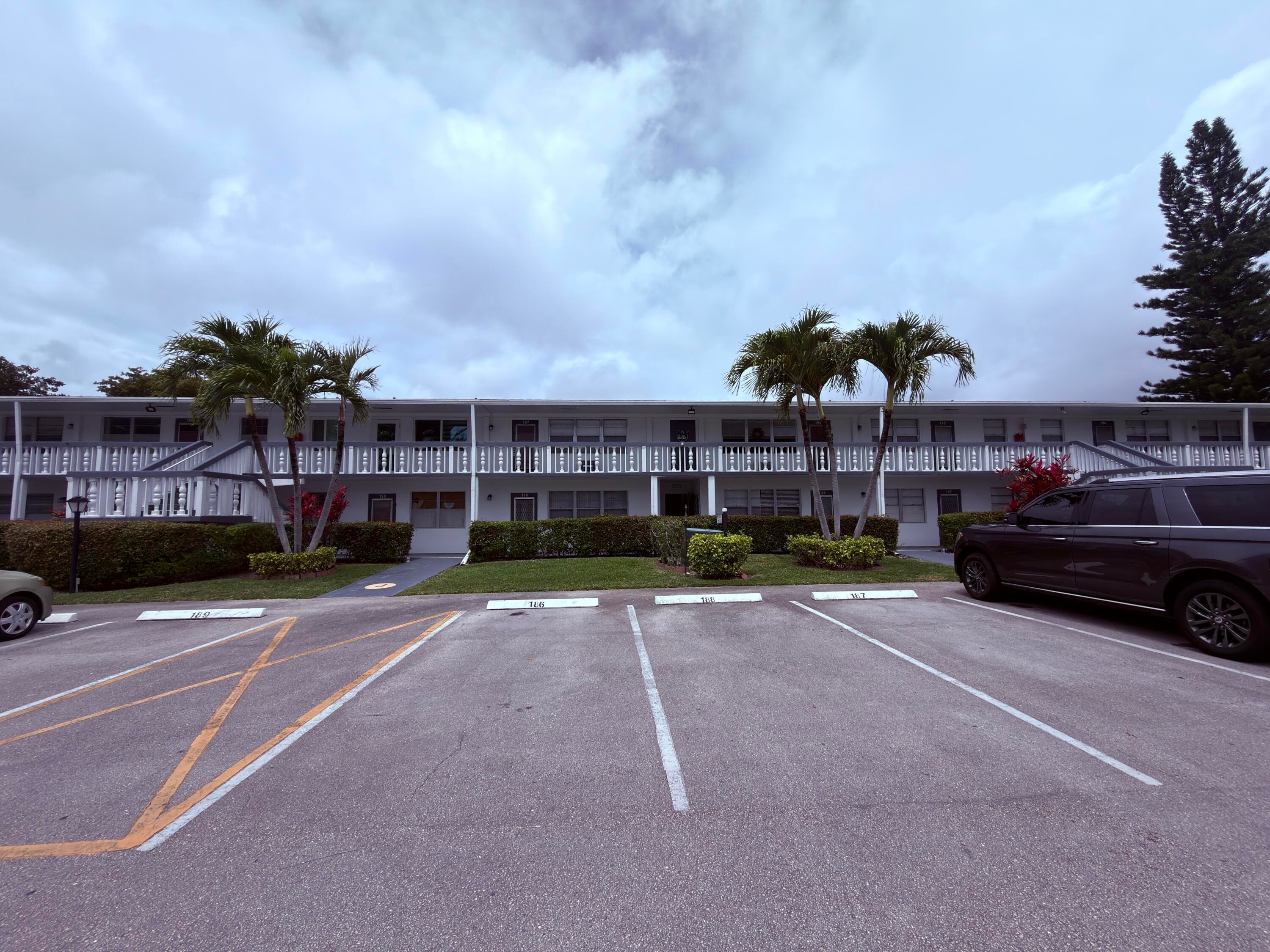 193 Prescott J J, Deerfield Beach, FL 33442 — photo 1 of 10