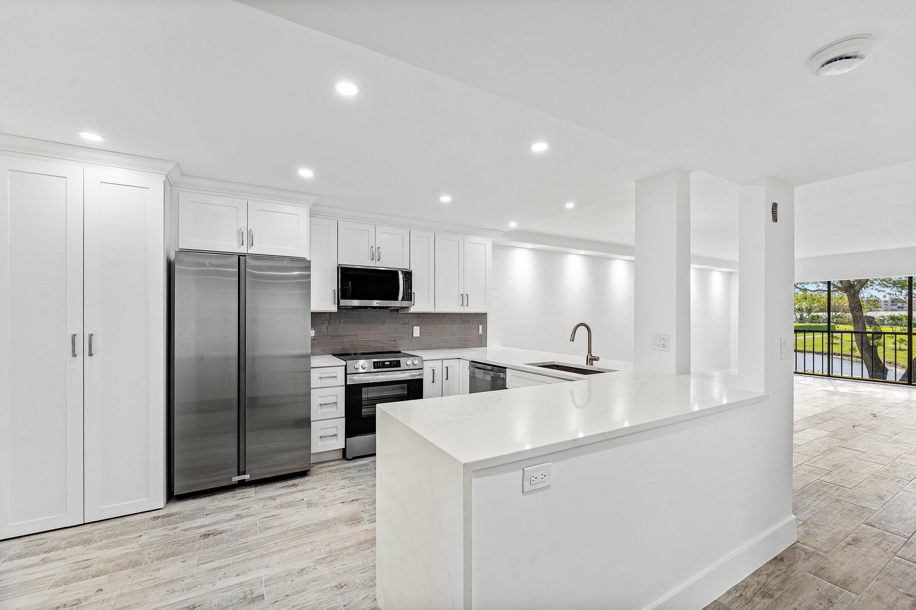 7192 Huntington Lane 208, Delray Beach, FL 33446 — photo 12 of 43