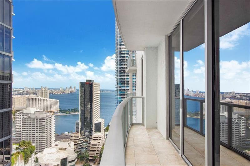 1050 Brickell Avenue 3222, Miami, FL 33131 — photo 8 of 12