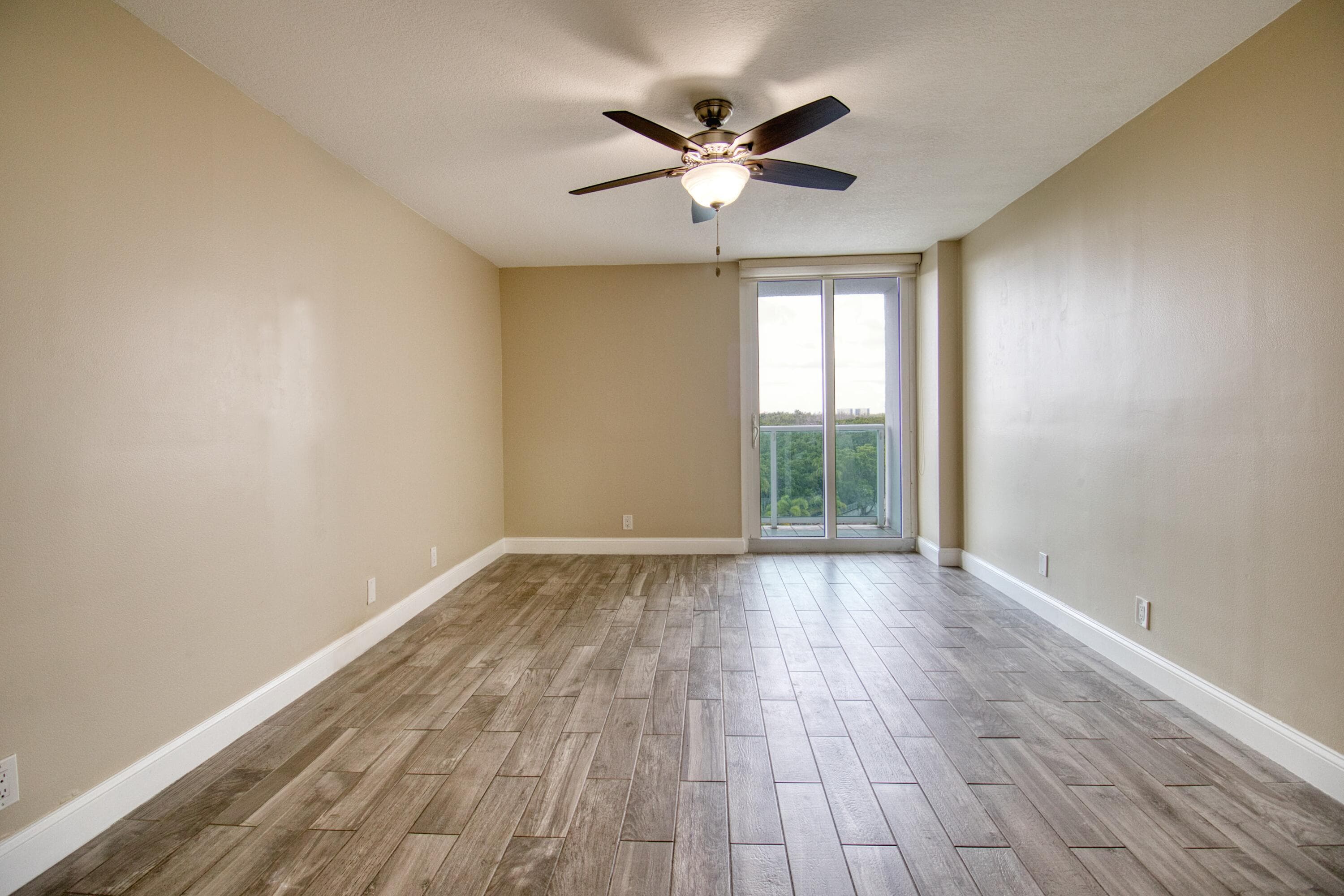 100 Bayview Drive 618, Sunny Isles Beach, FL 33160 — photo 17 of 33