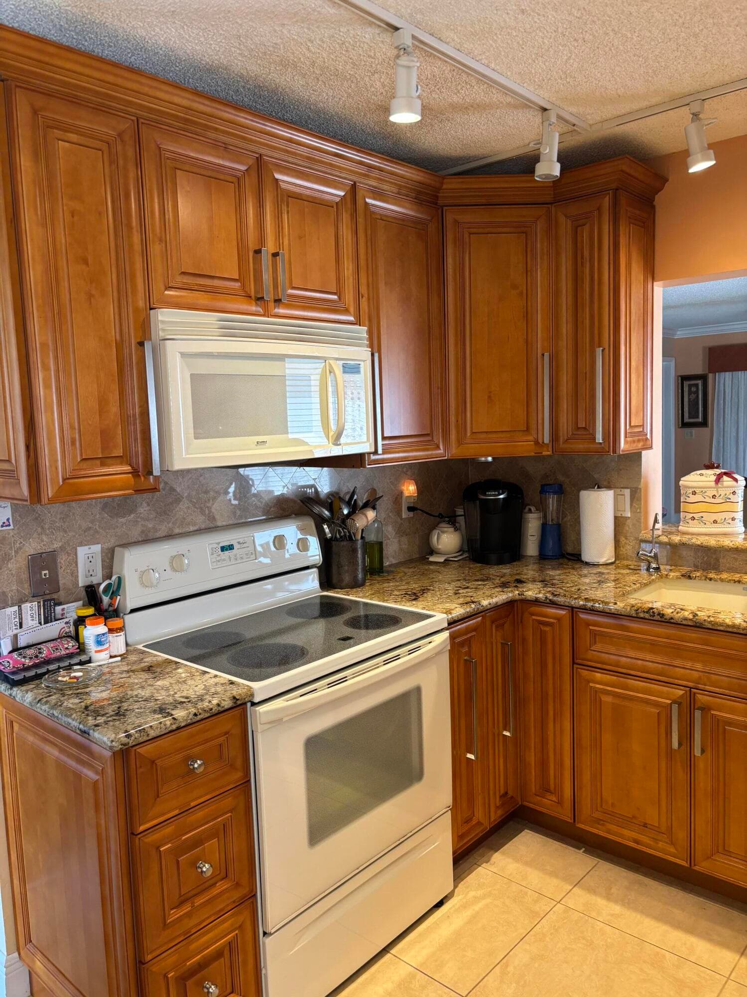 60 Pelican Pointe Drive 1020, Delray Beach, FL 33483 — photo 1 of 23