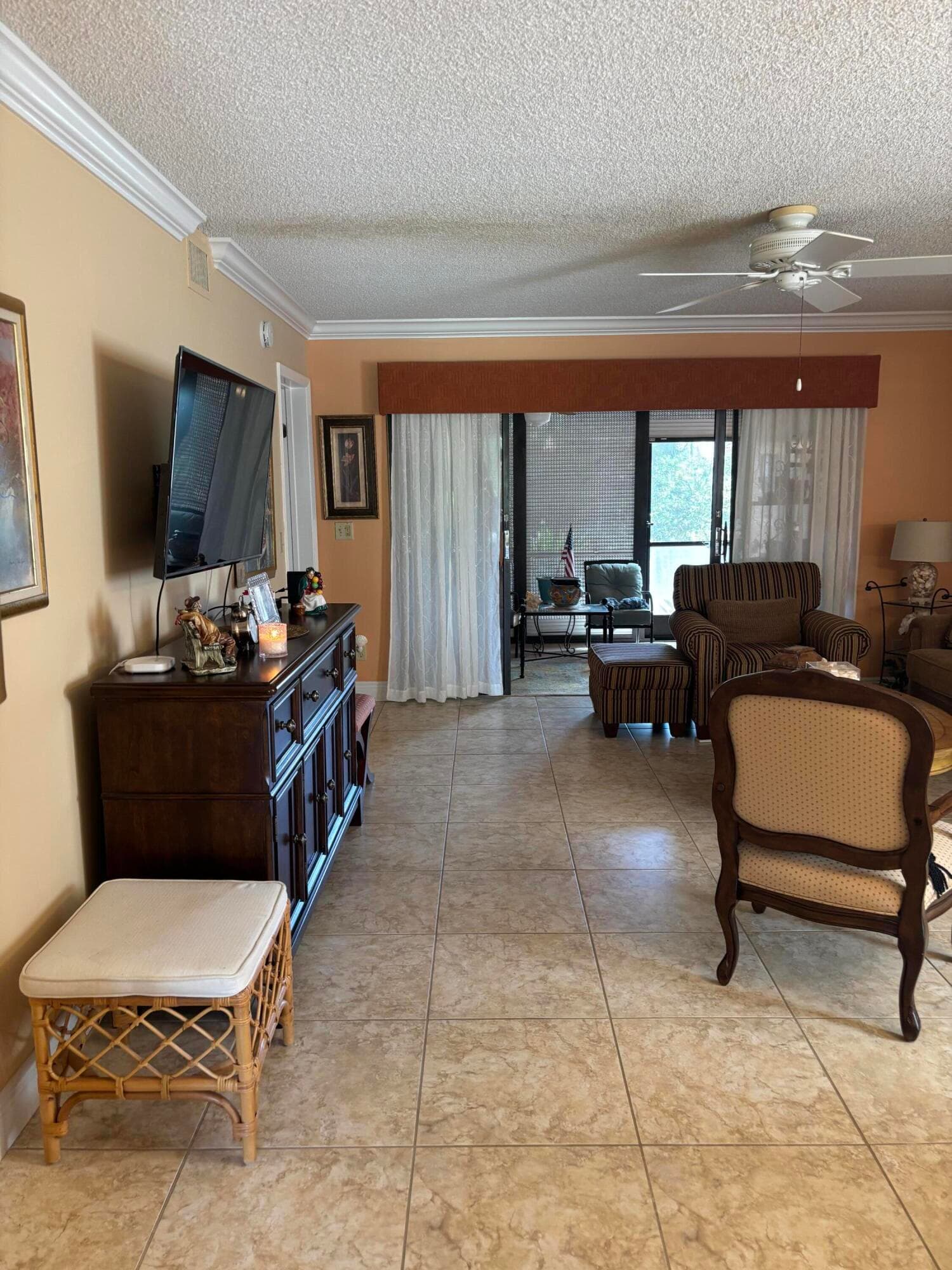 60 Pelican Pointe Drive 1020, Delray Beach, FL 33483 — photo 10 of 23