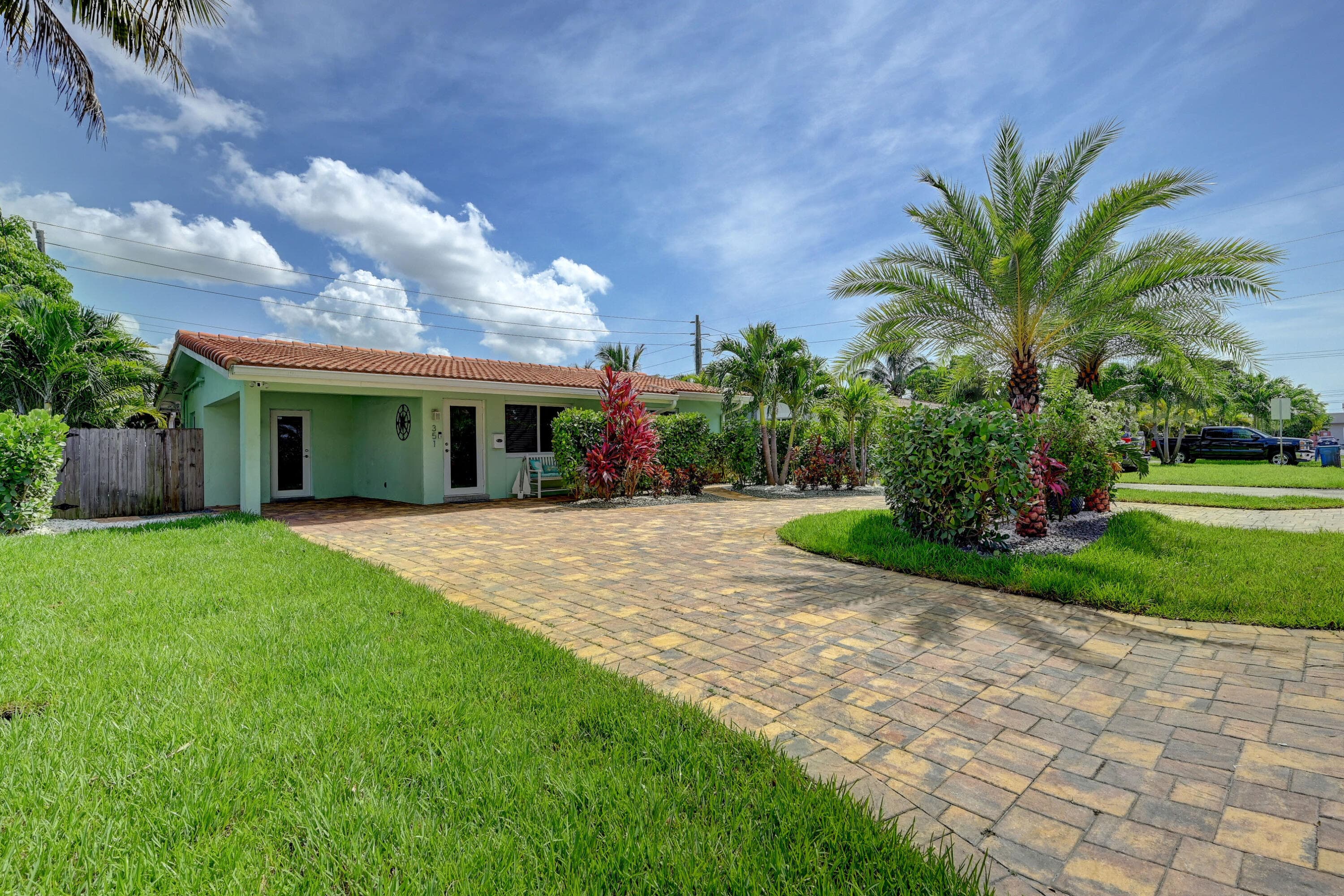 351 NE 41st Street, Oakland Park, FL 33334 — photo 2 of 23
