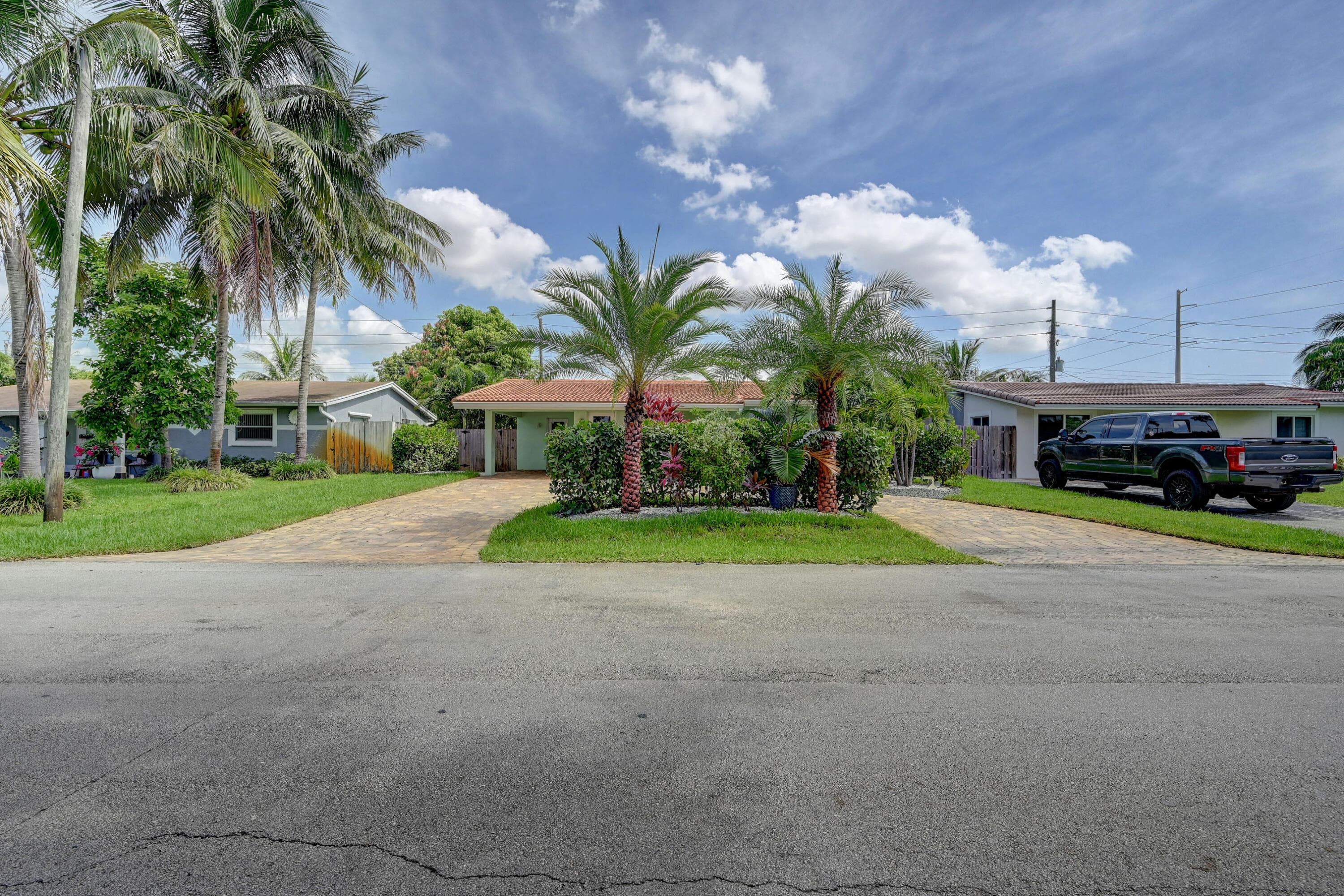 351 NE 41st Street, Oakland Park, FL 33334 — photo 3 of 23