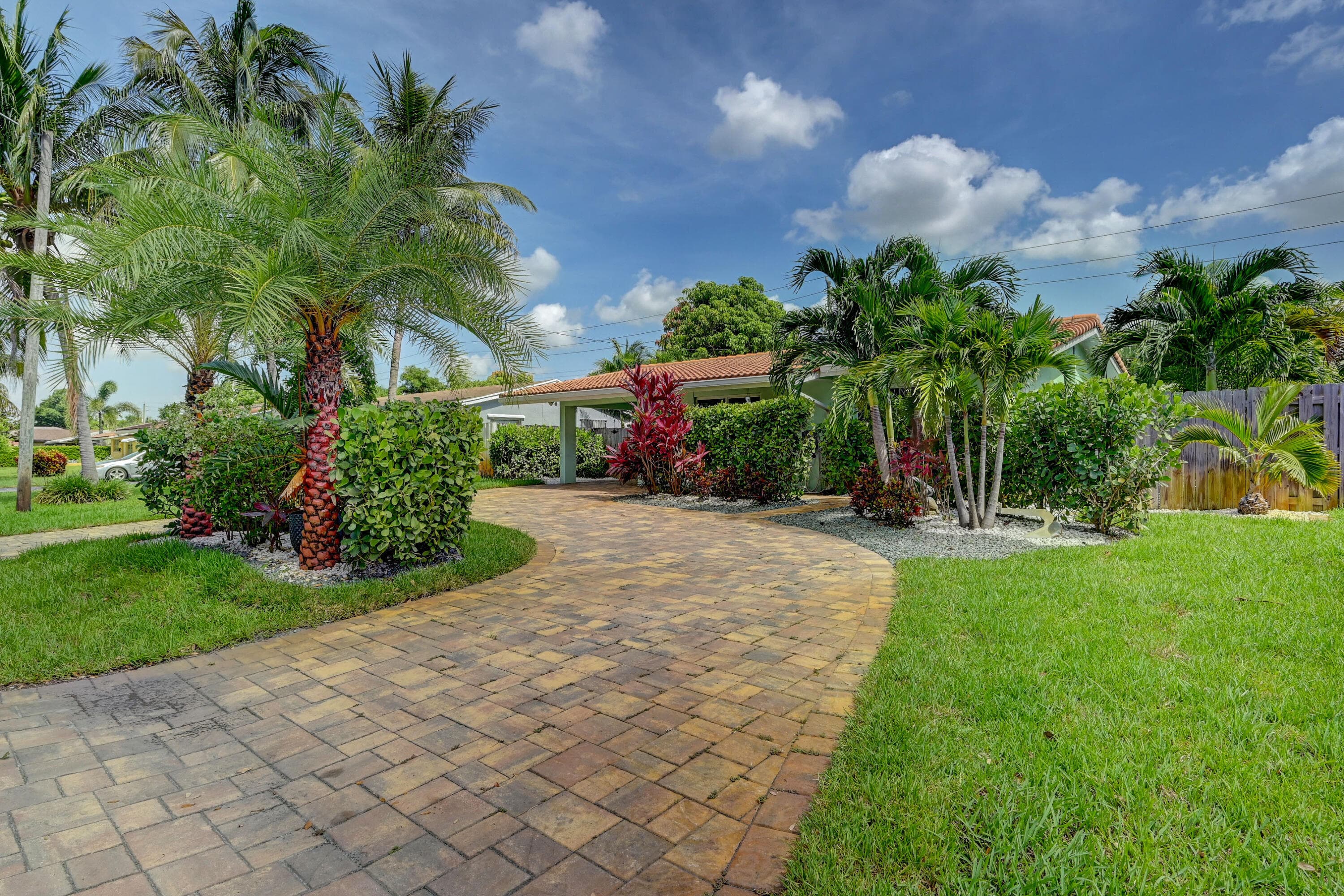 351 NE 41st Street, Oakland Park, FL 33334 — photo 4 of 23