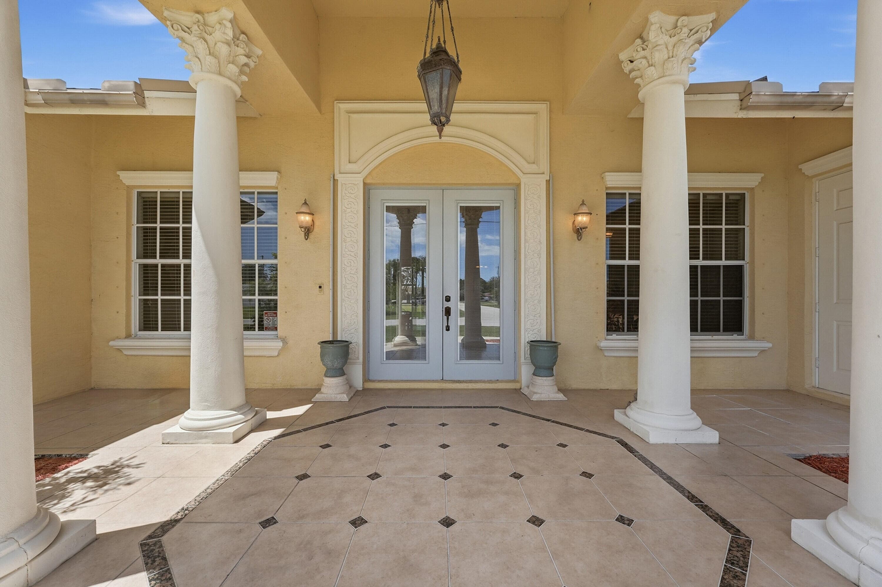2199 SE Heathwood Circle, Port St. Lucie, FL 34952 — photo 4 of 49