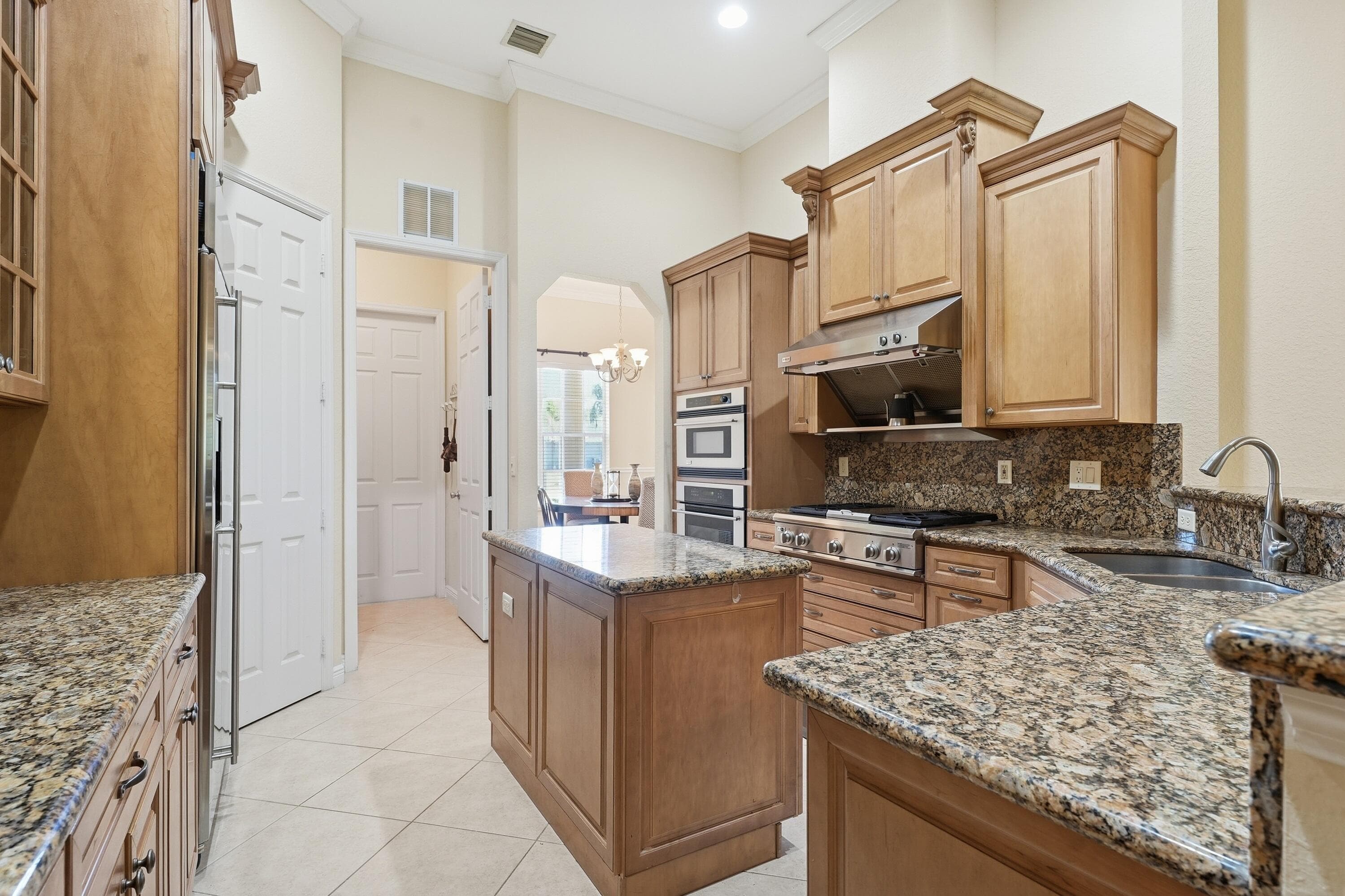 2199 SE Heathwood Circle, Port St. Lucie, FL 34952 — photo 14 of 49