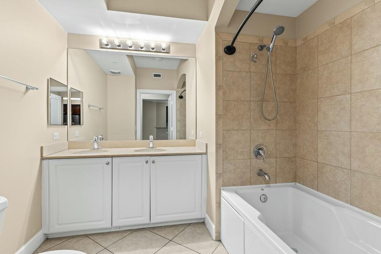 1690 Renaissance Commons Boulevard 1125, Boynton Beach, FL 33426 — photo 18 of 37