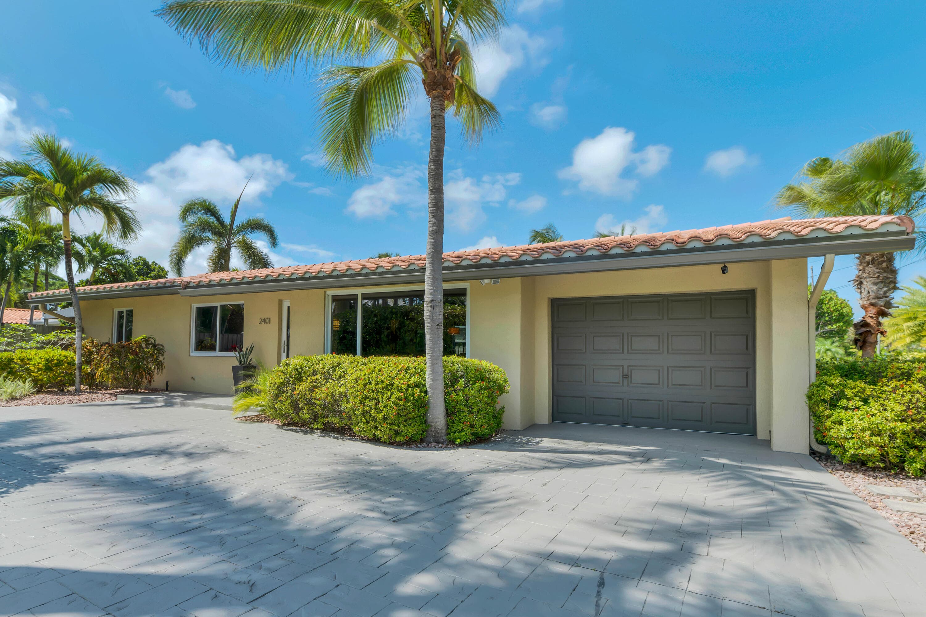 2401 NE 17th Terrace, Wilton Manors, FL 33305 — photo 1 of 31