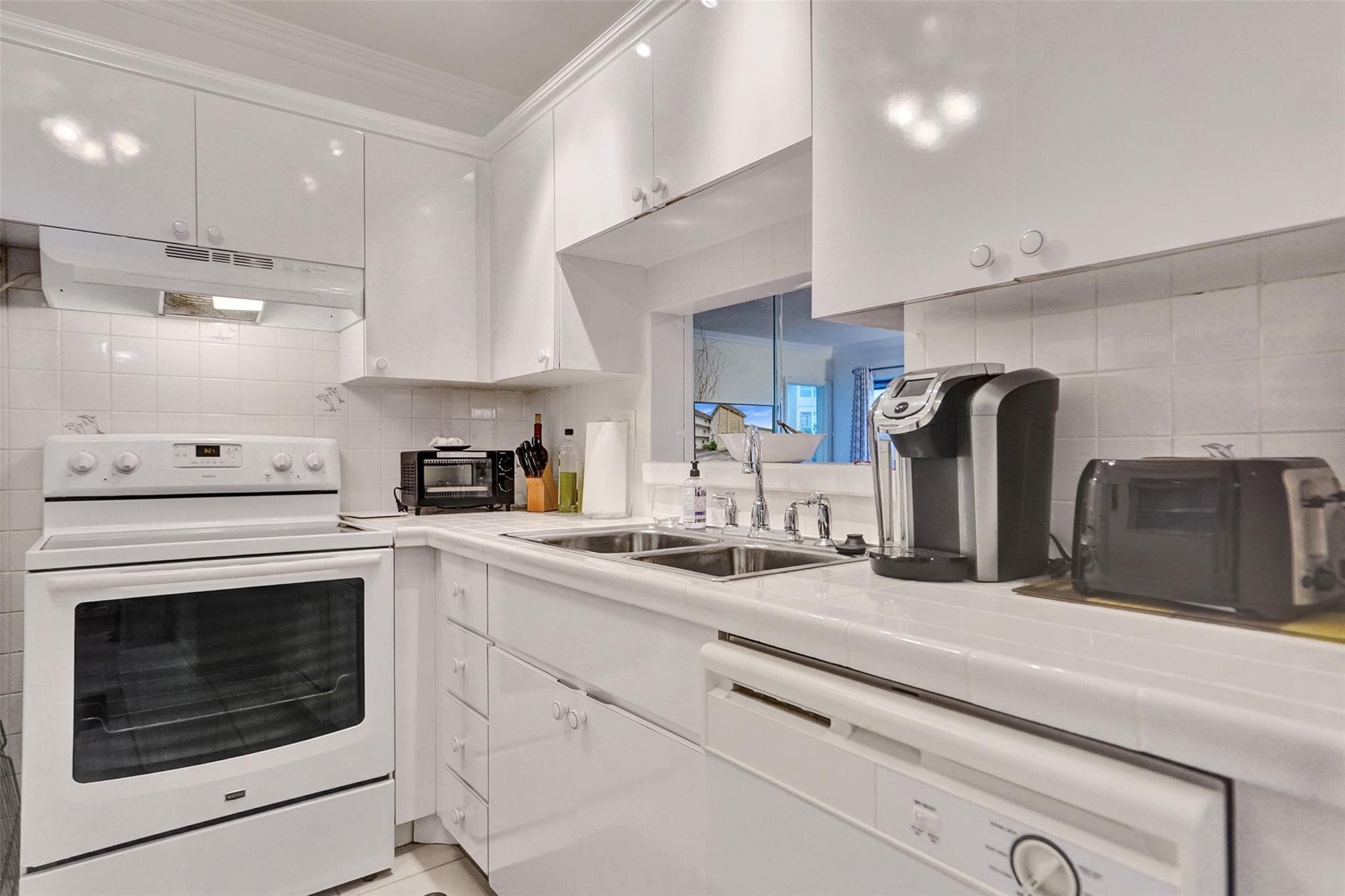 4706 NW 36th Street 409, Lauderdale Lakes, FL 33319 — photo 12 of 24