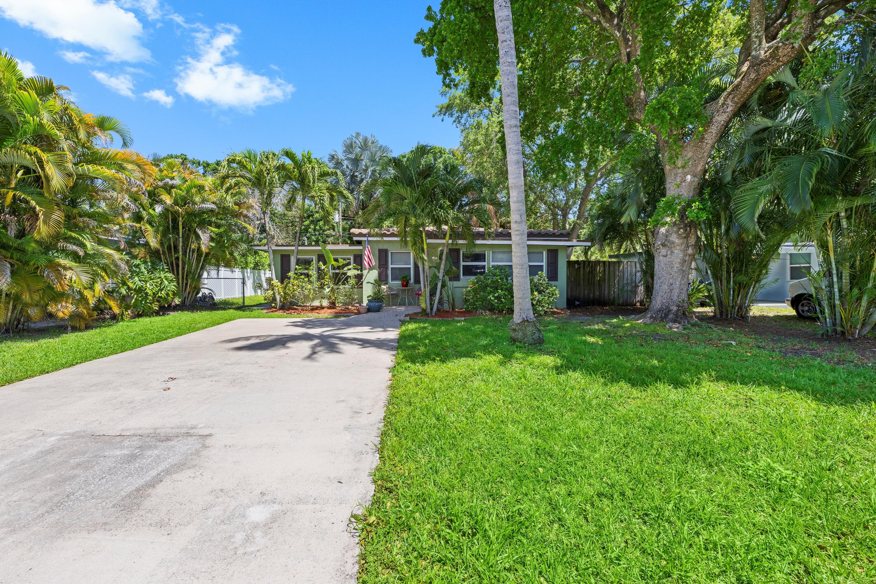 2660 SW 12th Terrace, Fort Lauderdale, FL 33315 — photo 3 of 23