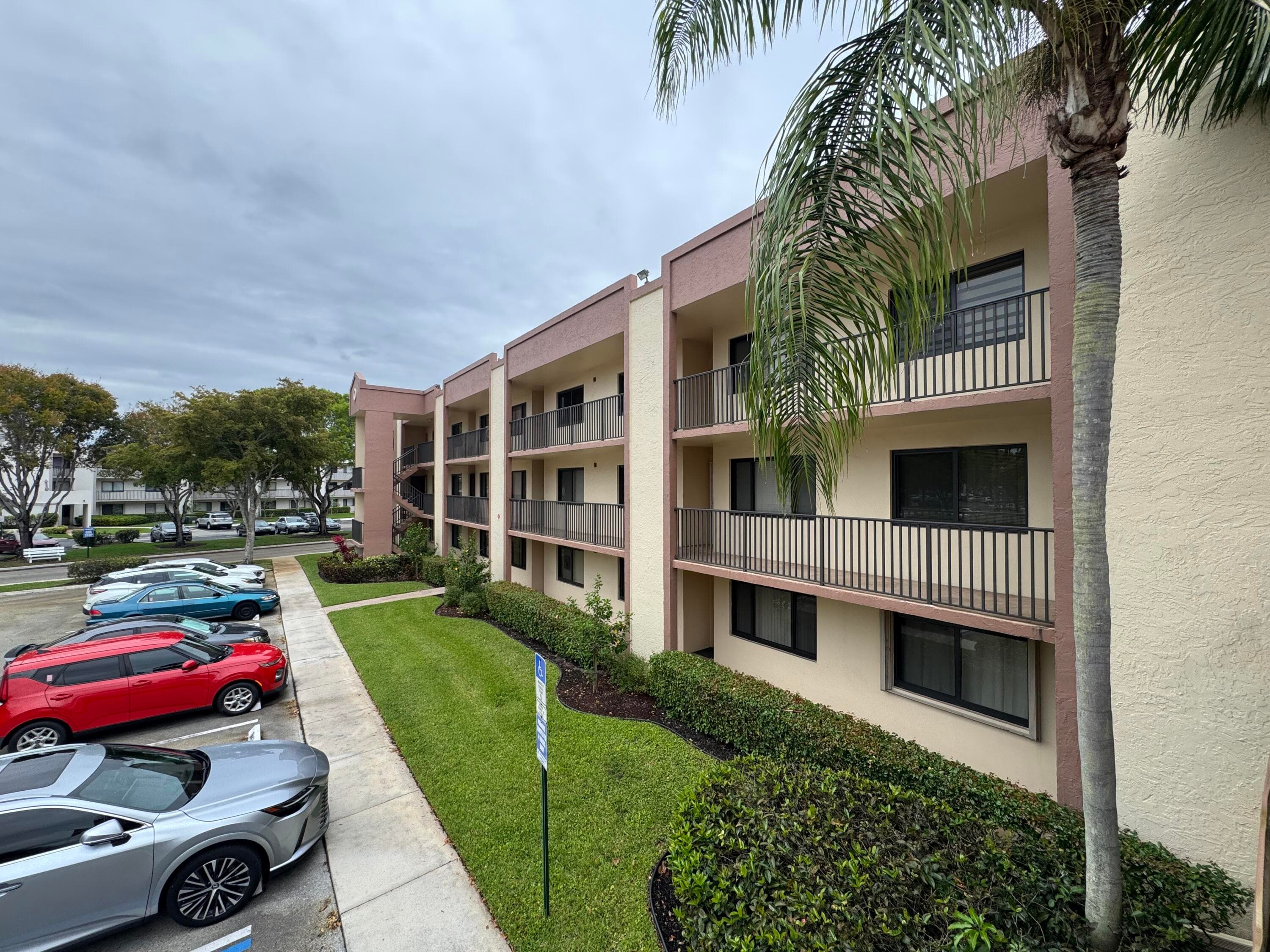 10641 W Clairmont Circle, Tamarac, FL 33321 — photo 5 of 15