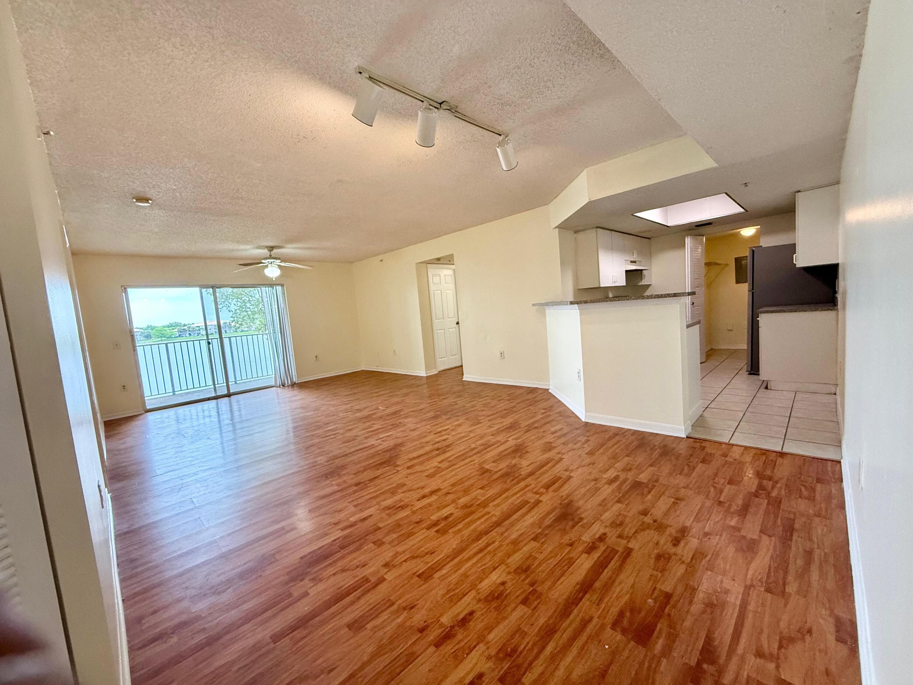 5065 Wiles Road 204, Coconut Creek, FL 33073 — photo