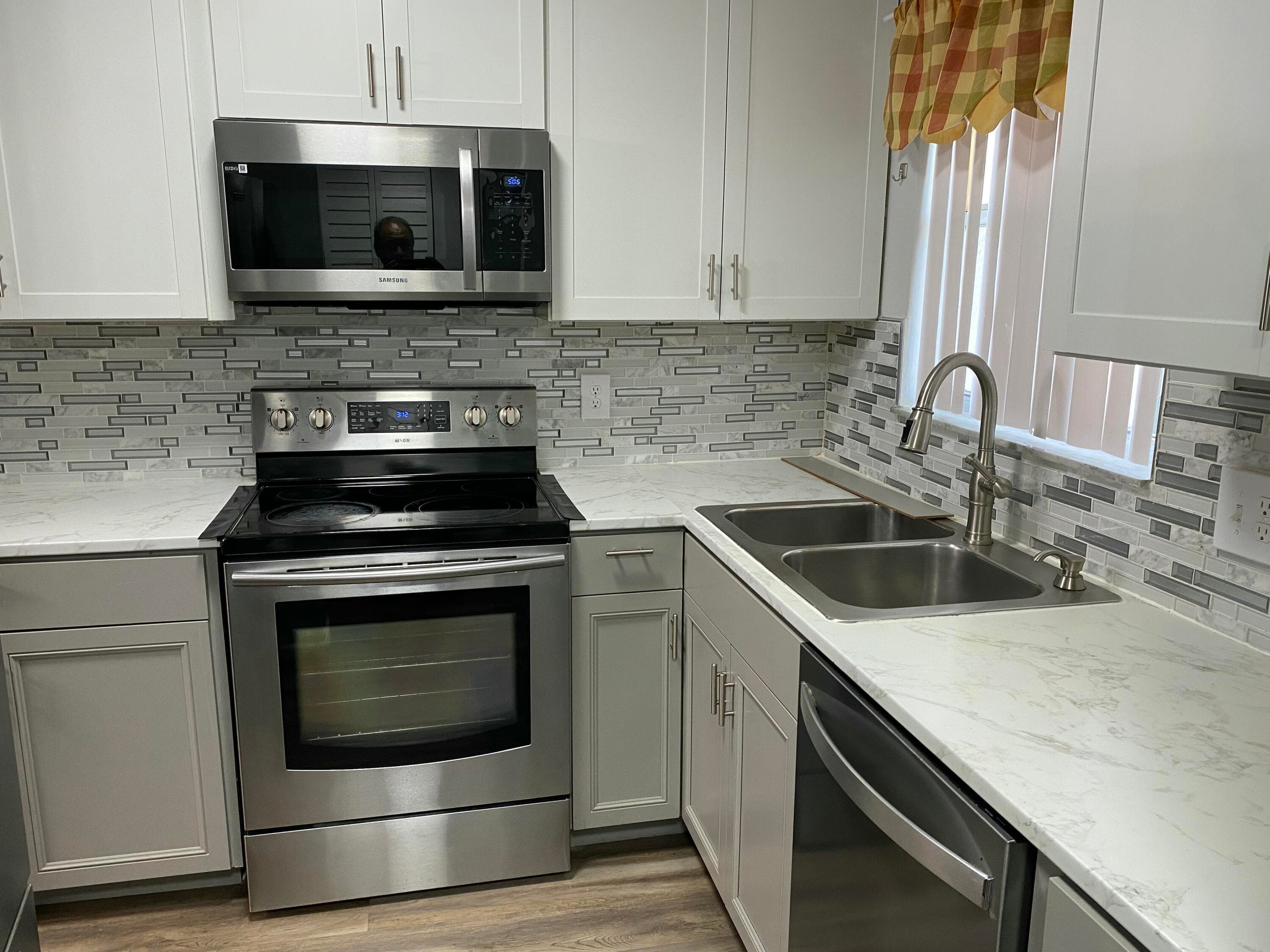 6890 Royal Palm Boulevard 209h, Margate, FL 33063 — photo 1 of 18