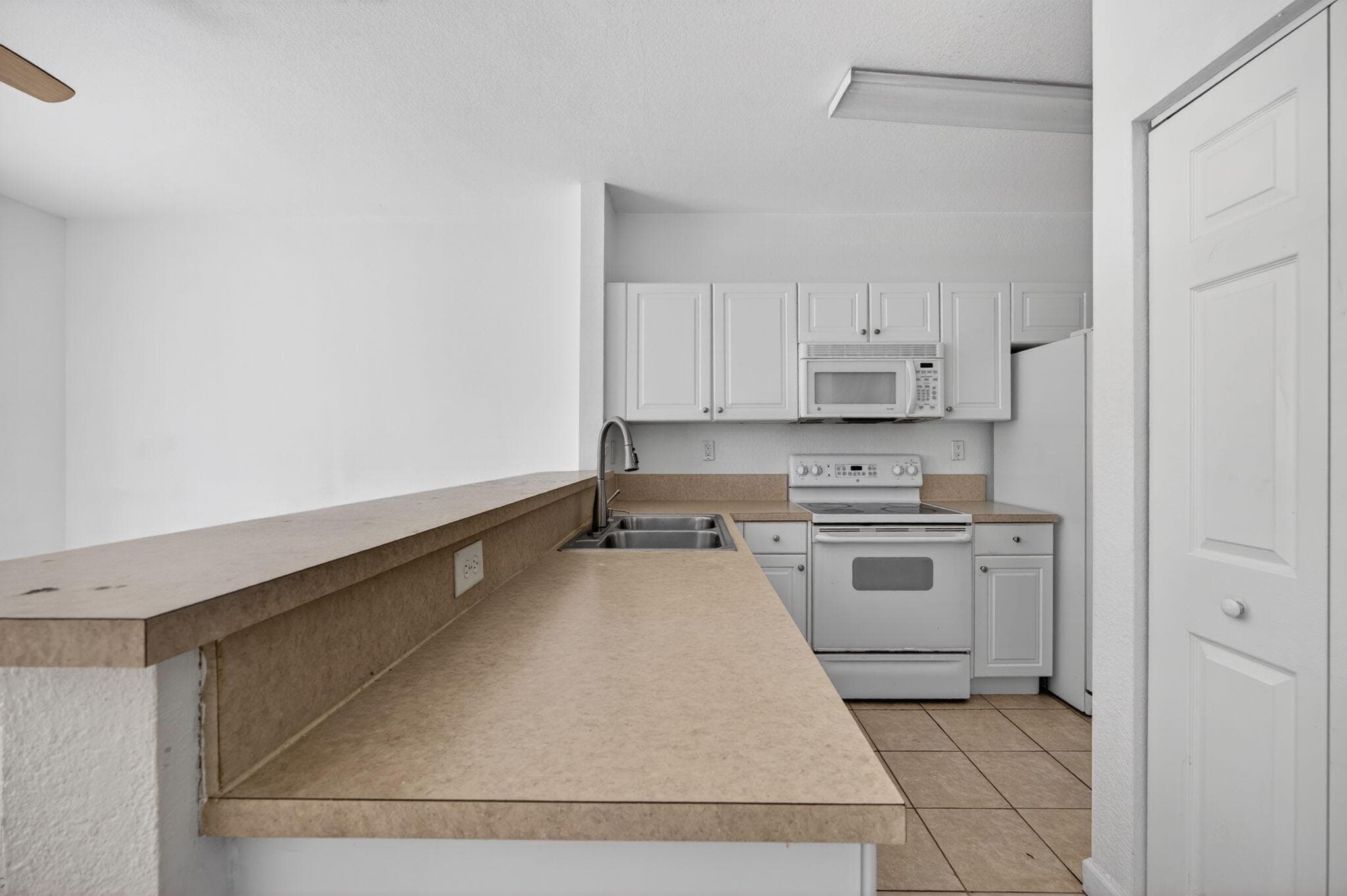 1575 NE 33rd Avenue Unit 105, Homestead, FL 33033 — photo 9 of 40