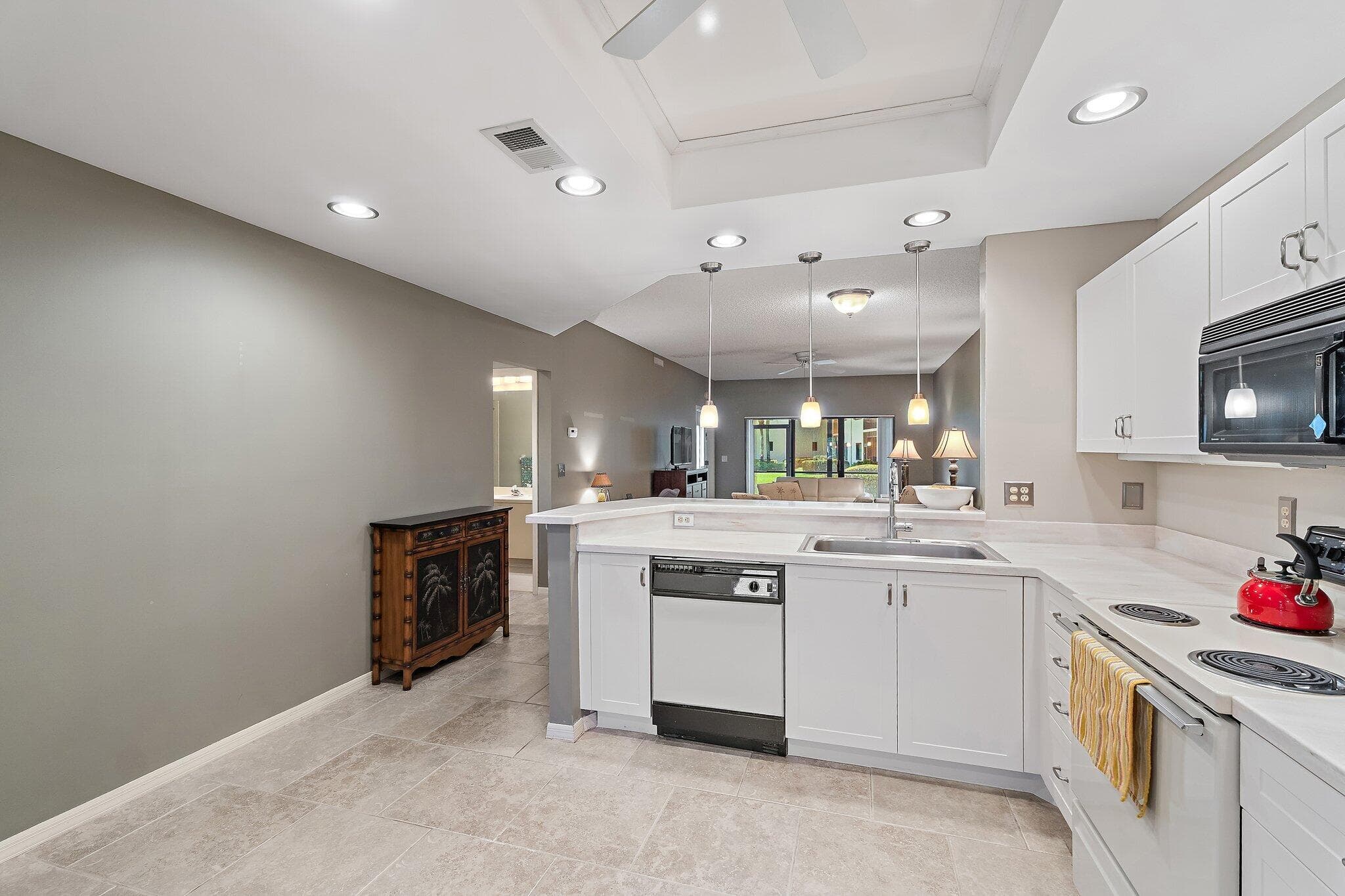 6503 SE Williamsburg Drive 104, Hobe Sound, FL 33455 — photo 6 of 31