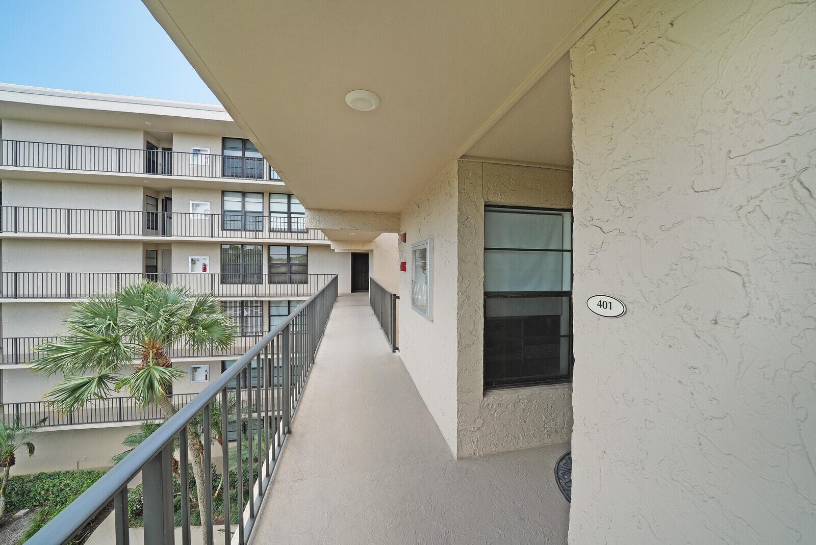 8 Royal Palm Way 401, Boca Raton, FL 33432 — photo 2 of 31