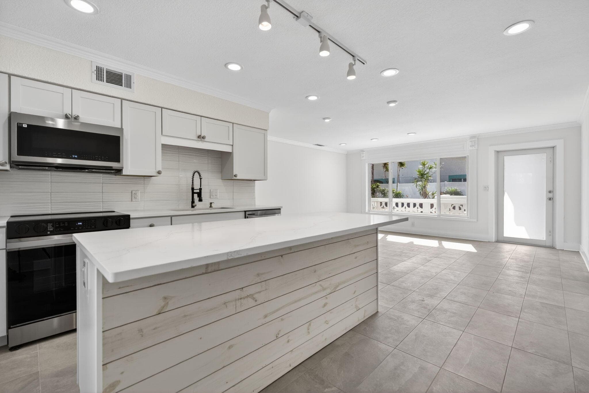 624 Southwind Circle 3, North Palm Beach, FL 33408 — photo 14 of 48