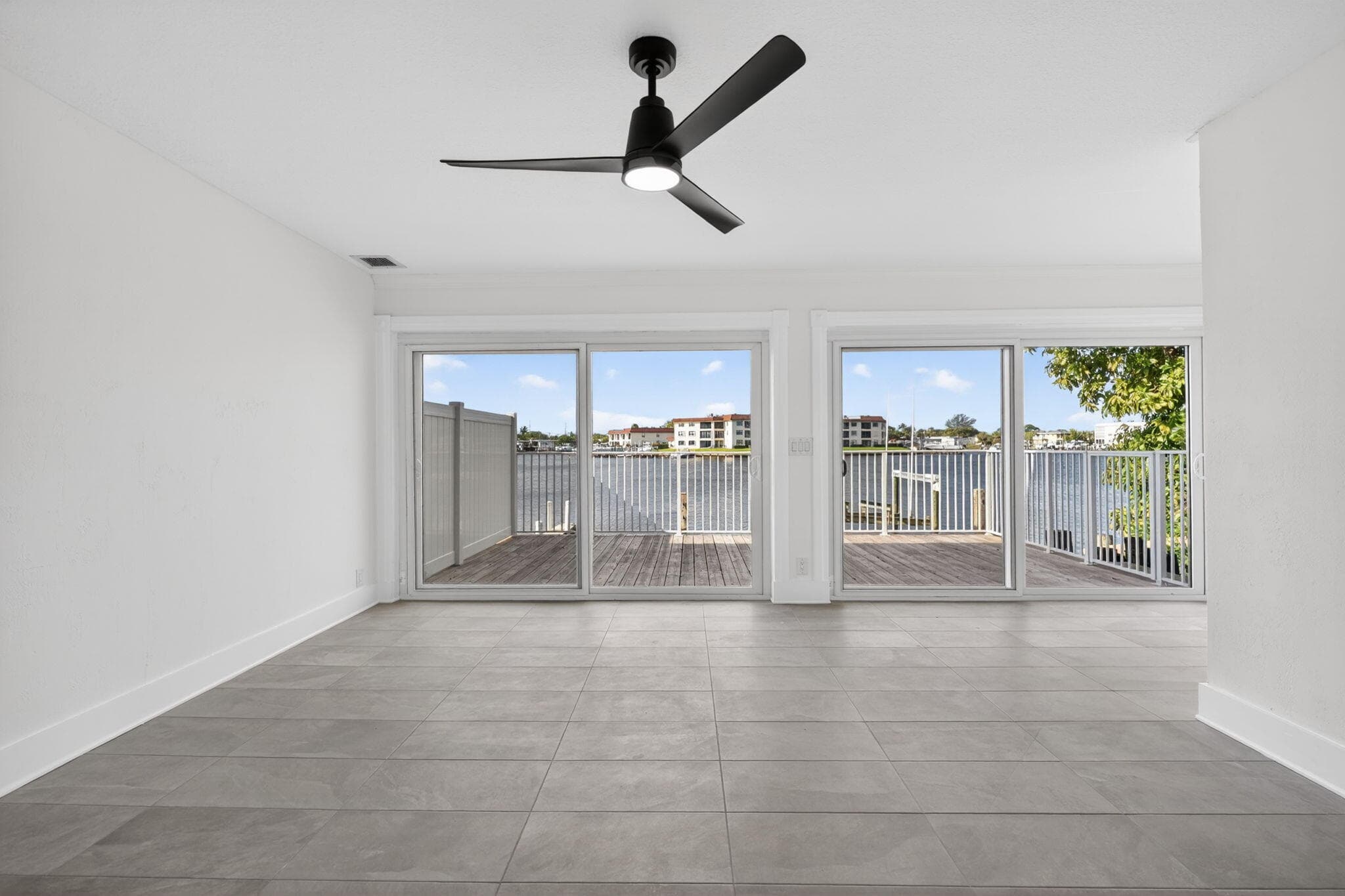 624 Southwind Circle 3, North Palm Beach, FL 33408 — photo 2 of 48